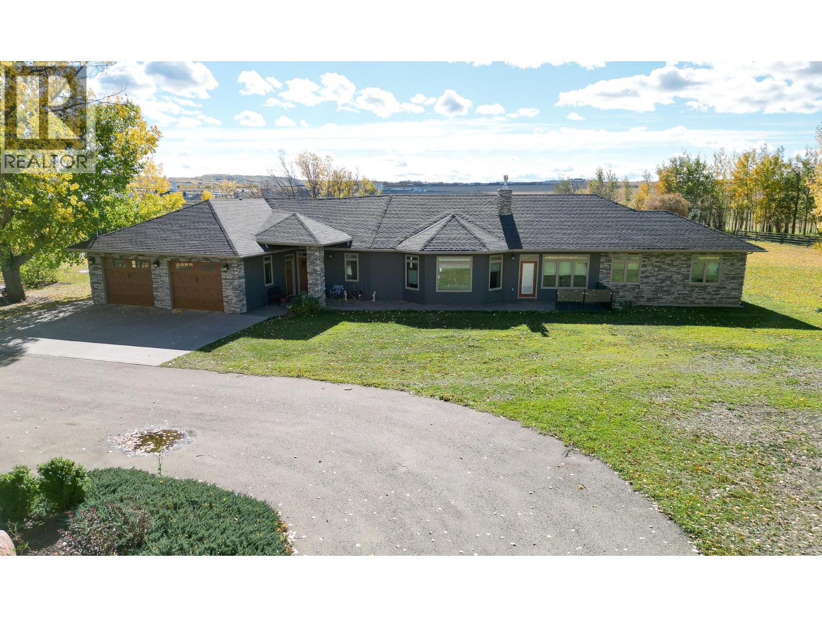 2713 210 Road, Dawson Creek, British Columbia  V1G 4H4 - Photo 2 - 10359356