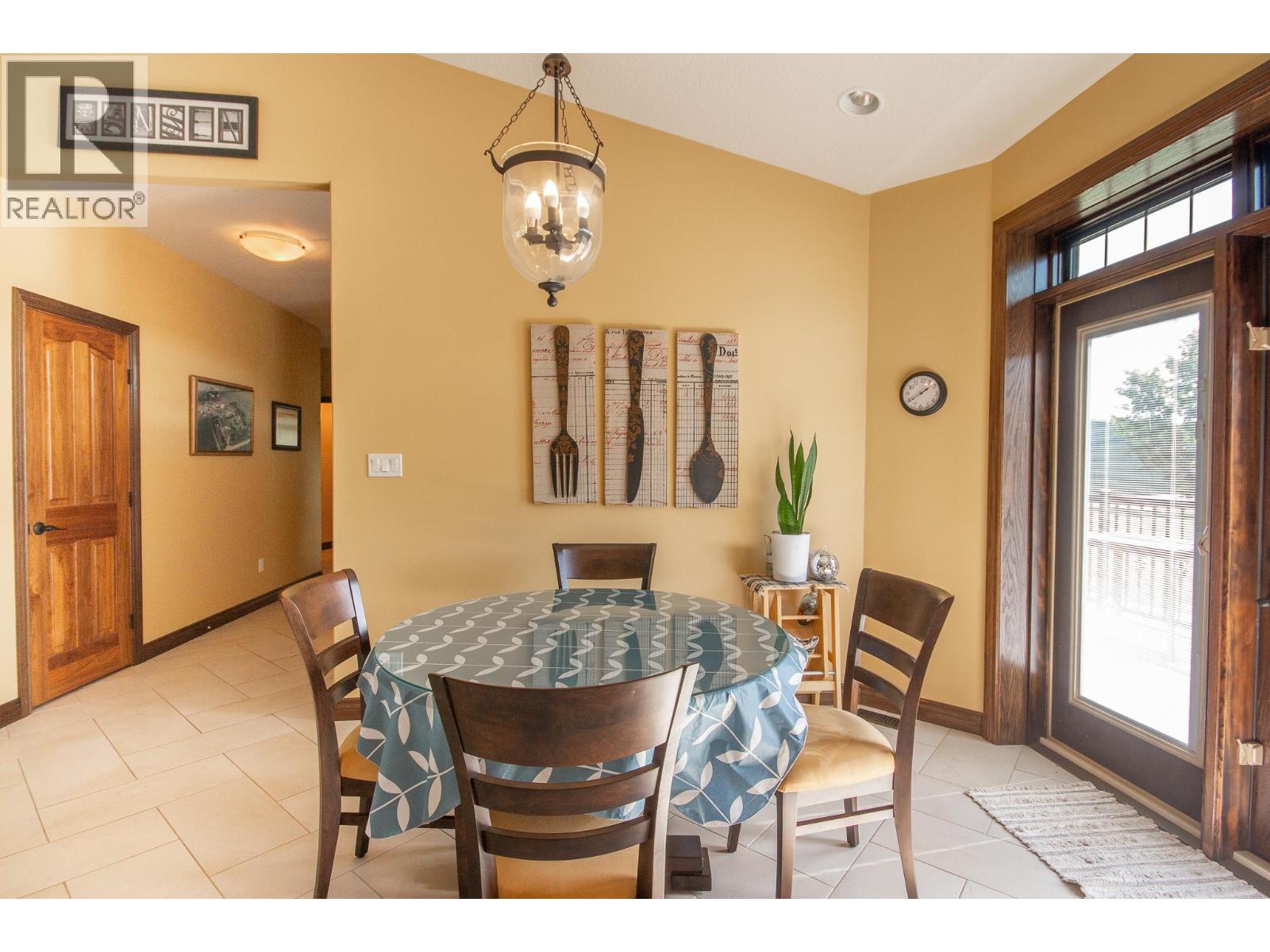 2713 210 Road, Dawson Creek, British Columbia  V1G 4H4 - Photo 9 - 10359356