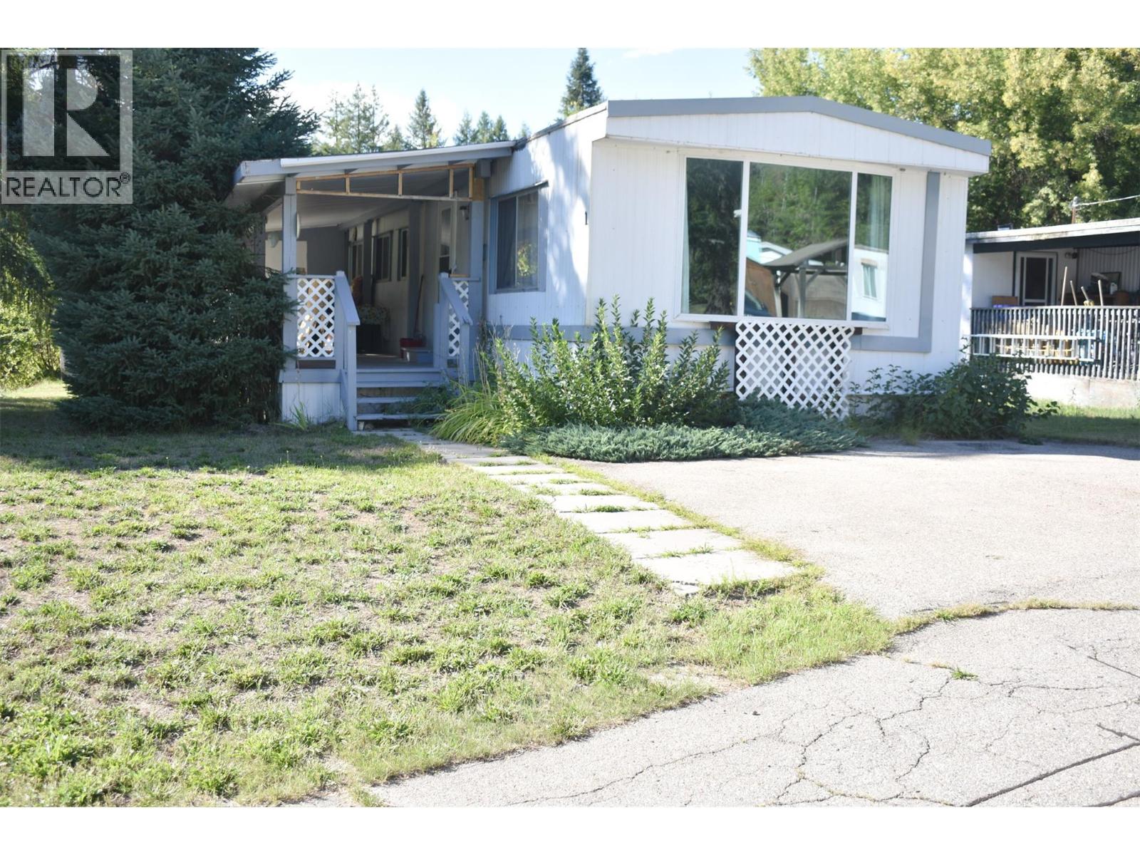 150 Tamarac Avenue Unit# 1, Fruitvale, British Columbia  V0G 1L1 - Photo 2 - 10359277