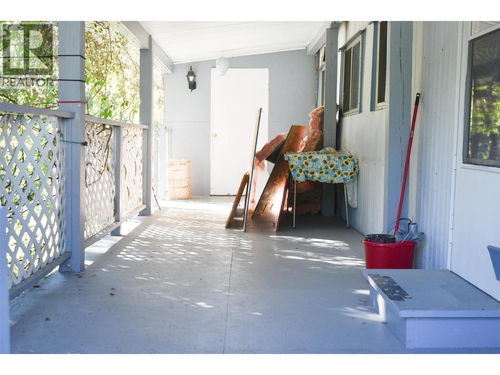 150 Tamarac Avenue Unit# 1, Fruitvale, British Columbia  V0G 1L1 - Photo 4 - 10359277