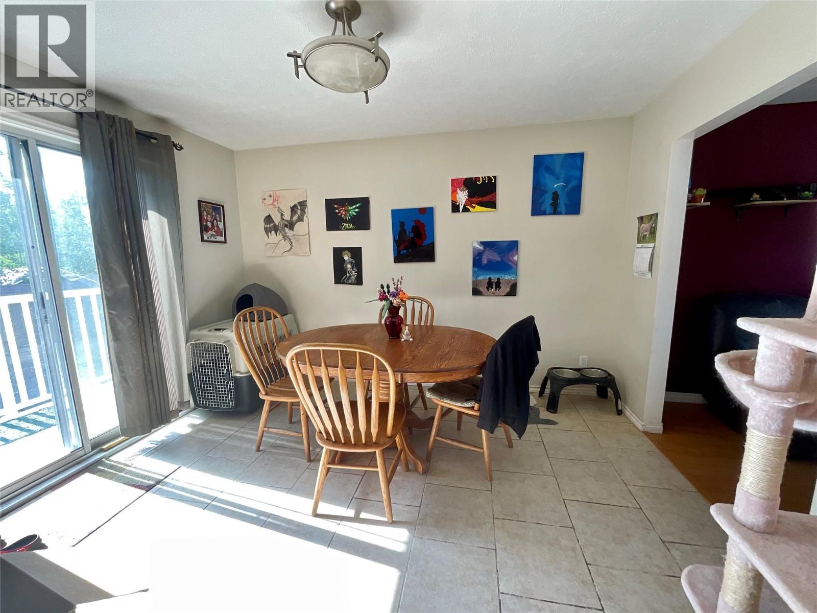 32 Valleyview Place, Tumbler Ridge, British Columbia  V0C 2W0 - Photo 3 - 10358901