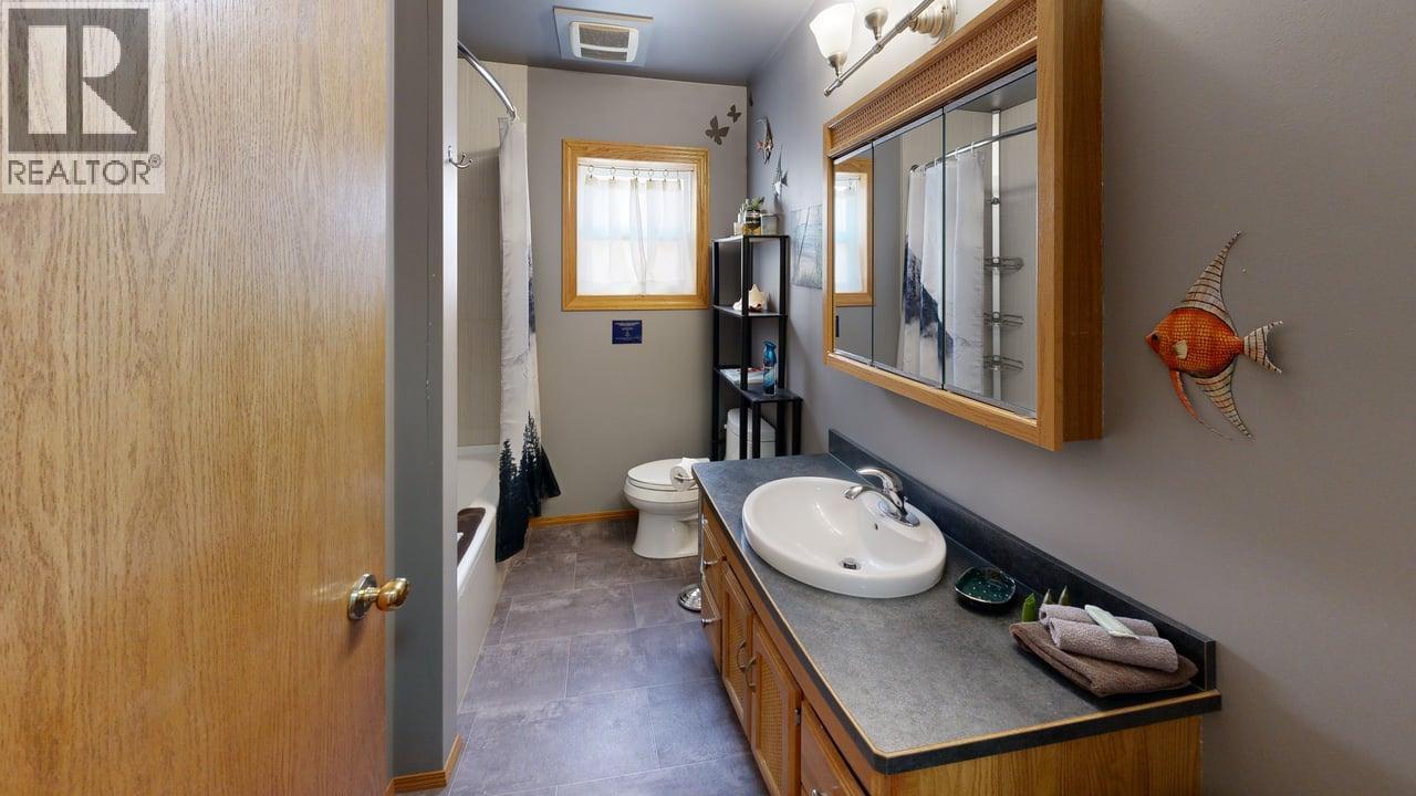 1693 Oberg Johnson Road, Golden, British Columbia  V0A 1H1 - Photo 16 - 10359187