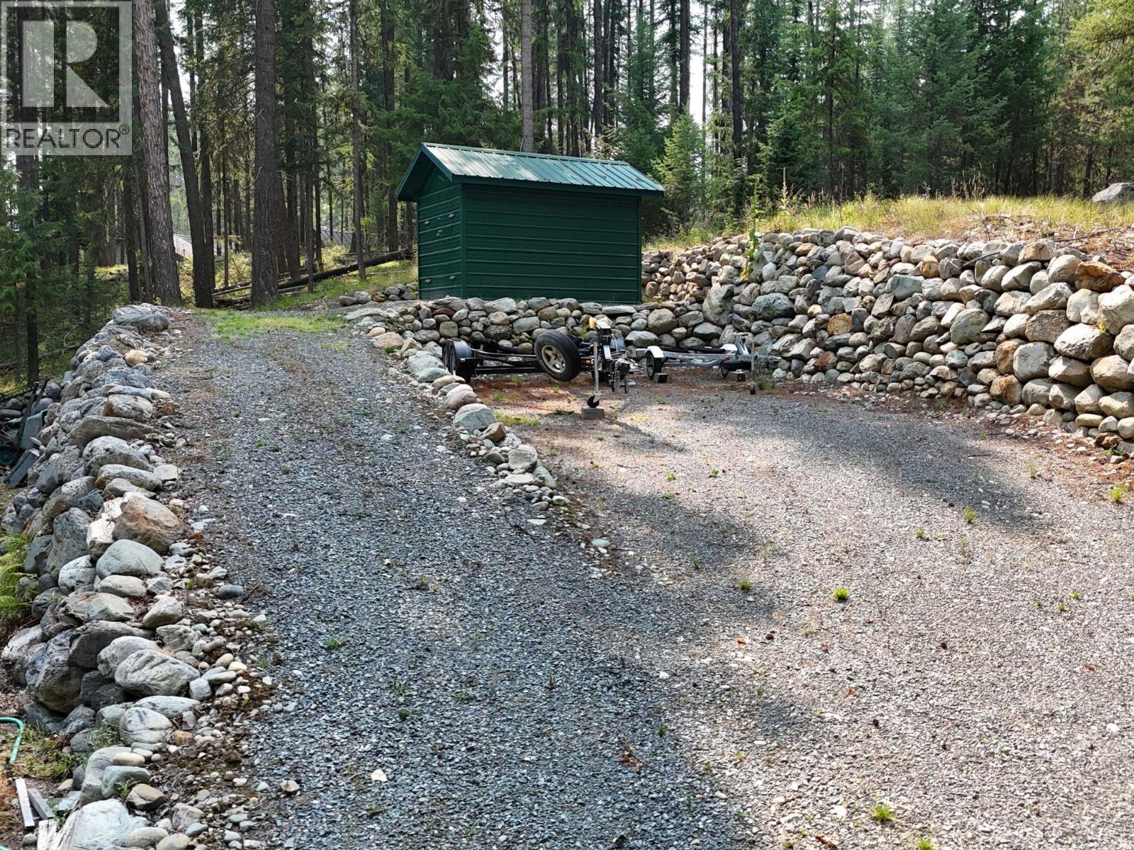 9765 Braunagel Road, Moyie, British Columbia  V0B 2A0 - Photo 11 - 10359427