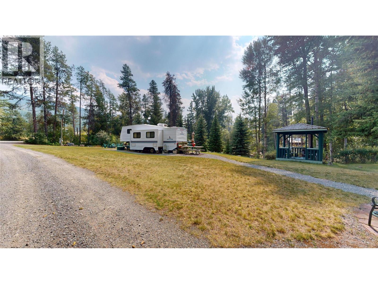9765 Braunagel Road, Moyie, British Columbia  V0B 2A0 - Photo 13 - 10359427