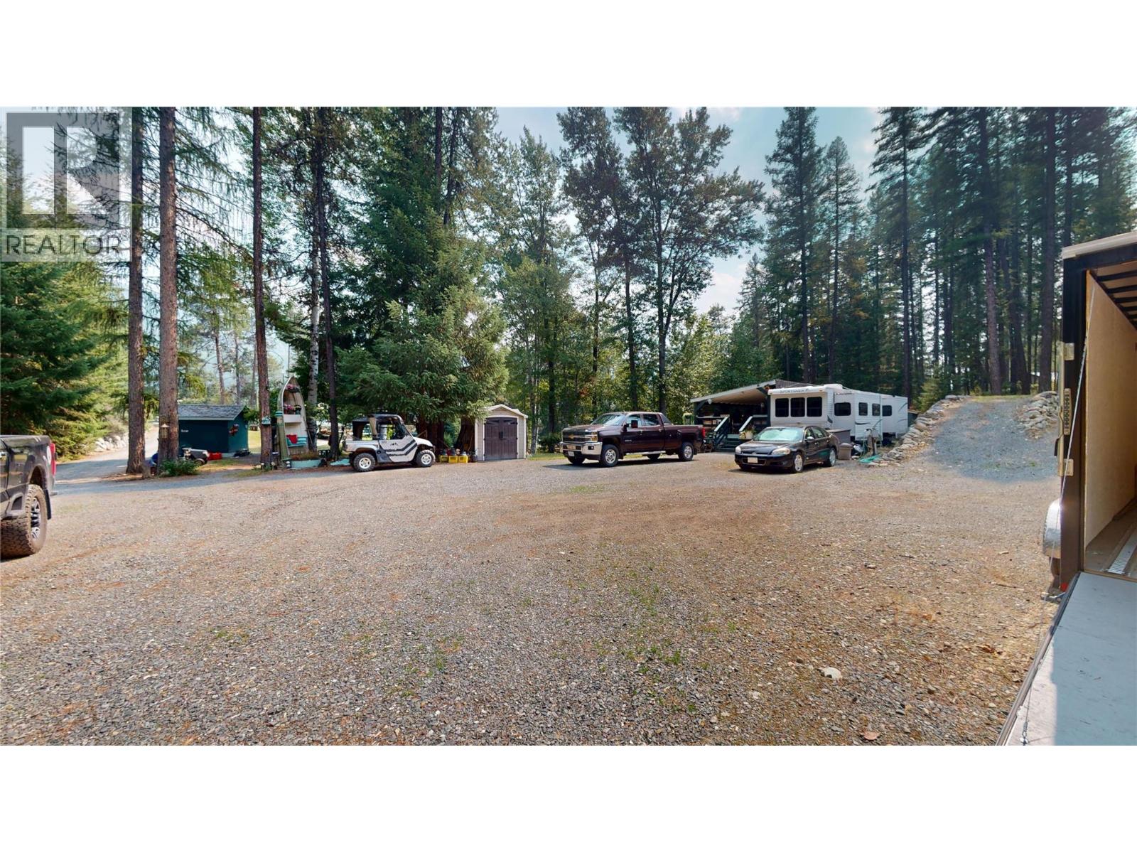 9765 Braunagel Road, Moyie, British Columbia  V0B 2A0 - Photo 15 - 10359427