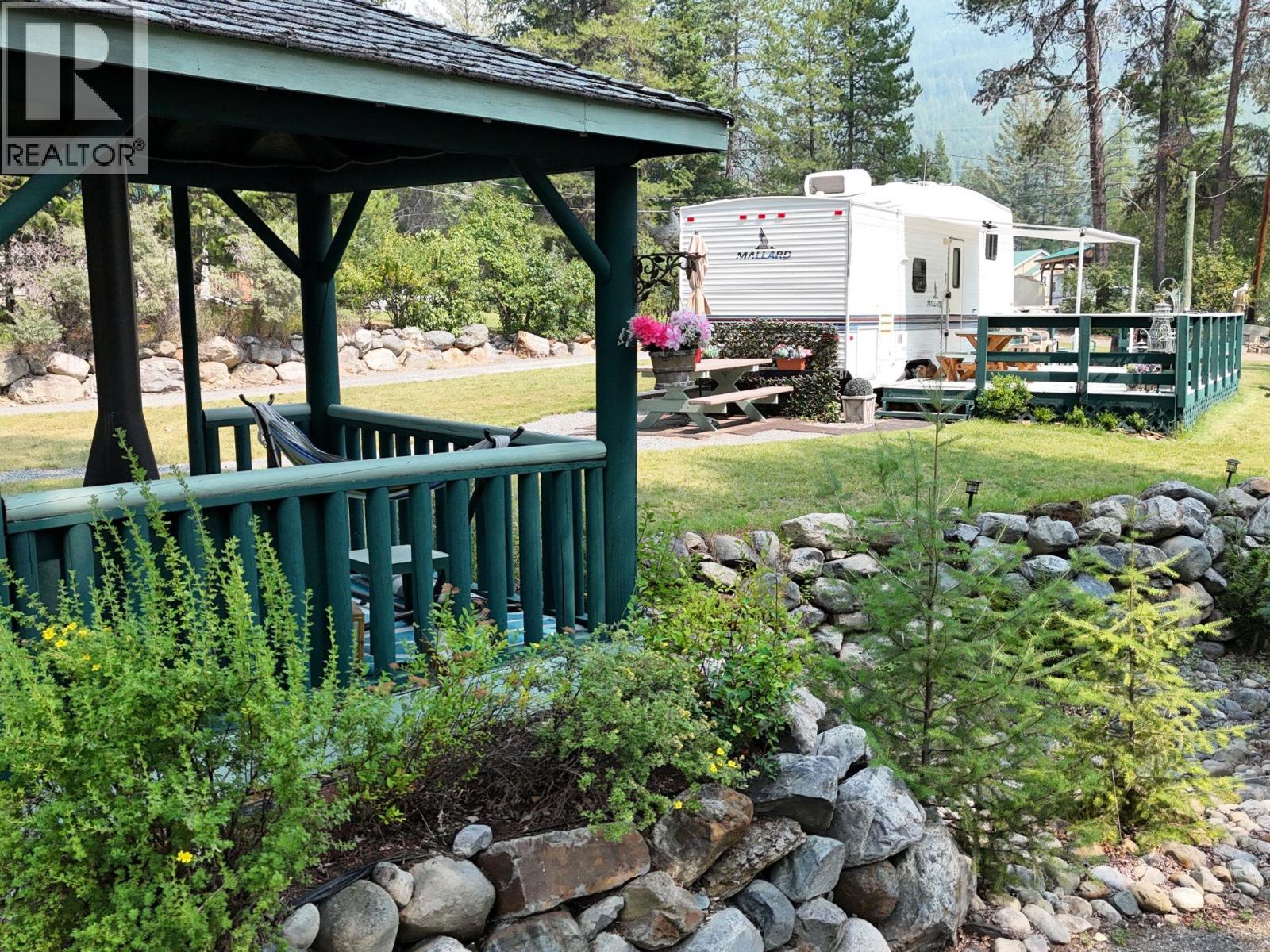 9765 Braunagel Road, Moyie, British Columbia  V0B 2A0 - Photo 19 - 10359427