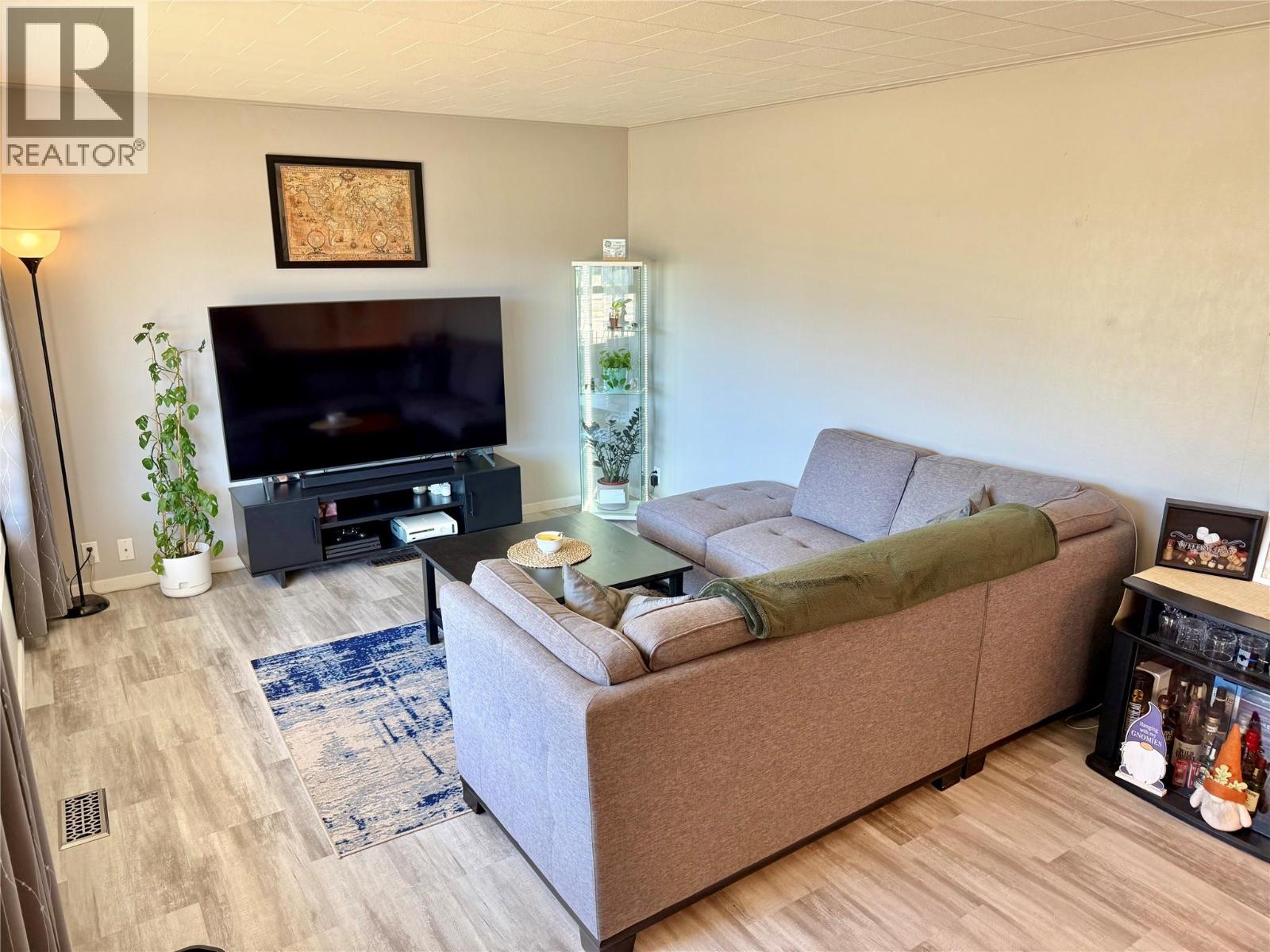 1971 75 Avenue, Grand Forks, British Columbia  V0H 1H2 - Photo 5 - 10359478