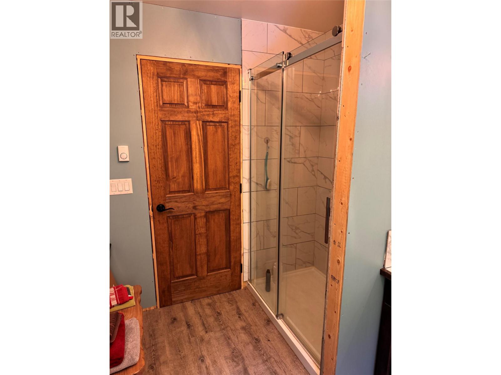 2160 3 Highway, Christina Lake, British Columbia  V0H 1E3 - Photo 17 - 10357524