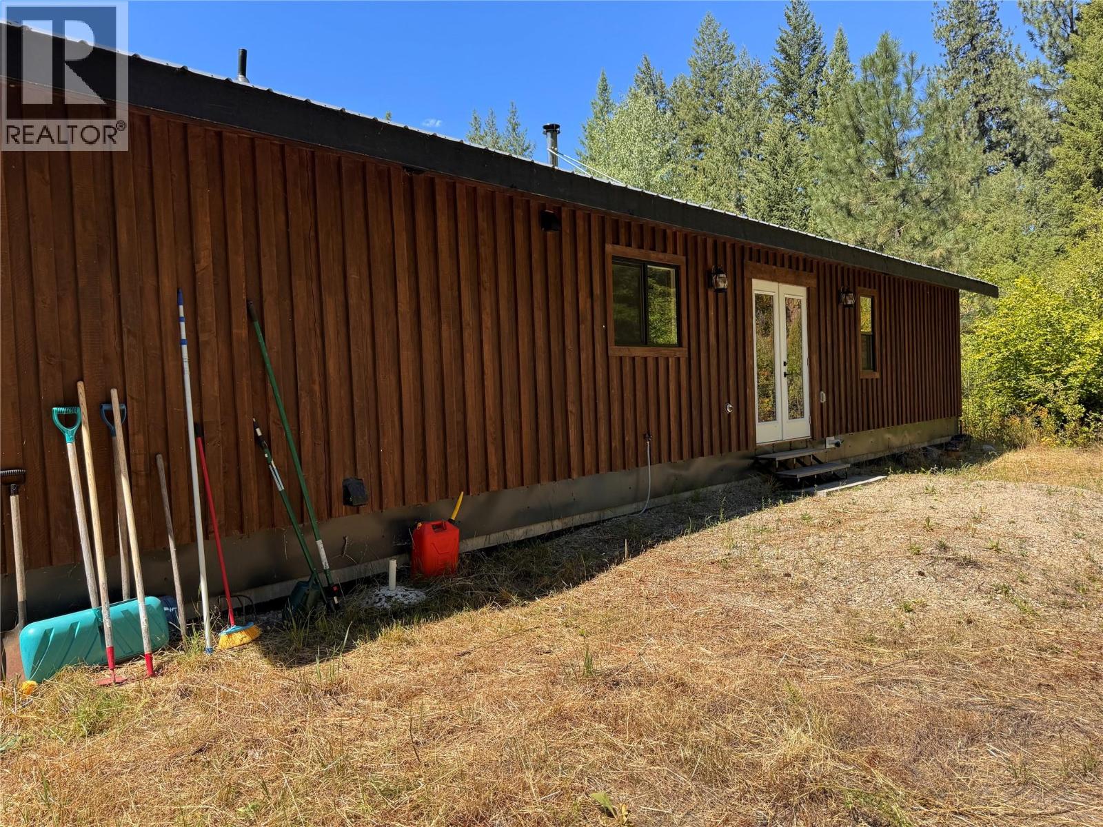 2160 3 Highway, Christina Lake, British Columbia  V0H 1E3 - Photo 3 - 10357524