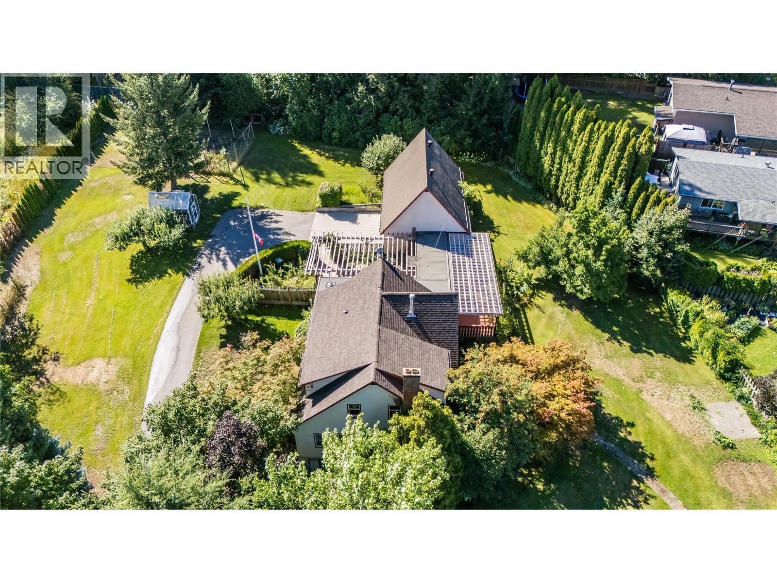 102 18th Street, Castlegar, British Columbia  V1N 2M7 - Photo 3 - 10359264