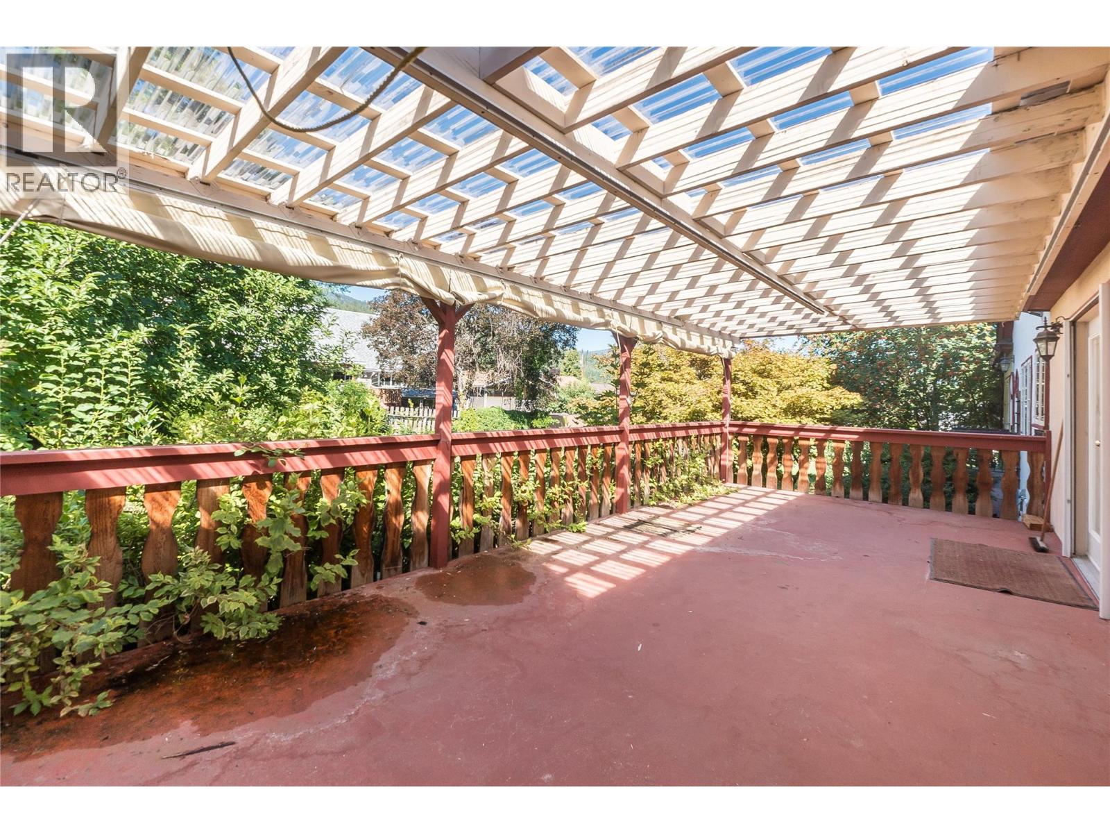 102 18th Street, Castlegar, British Columbia  V1N 2M7 - Photo 52 - 10359264