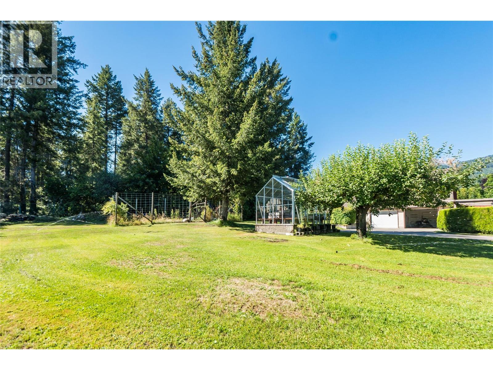 102 18th Street, Castlegar, British Columbia  V1N 2M7 - Photo 61 - 10359264