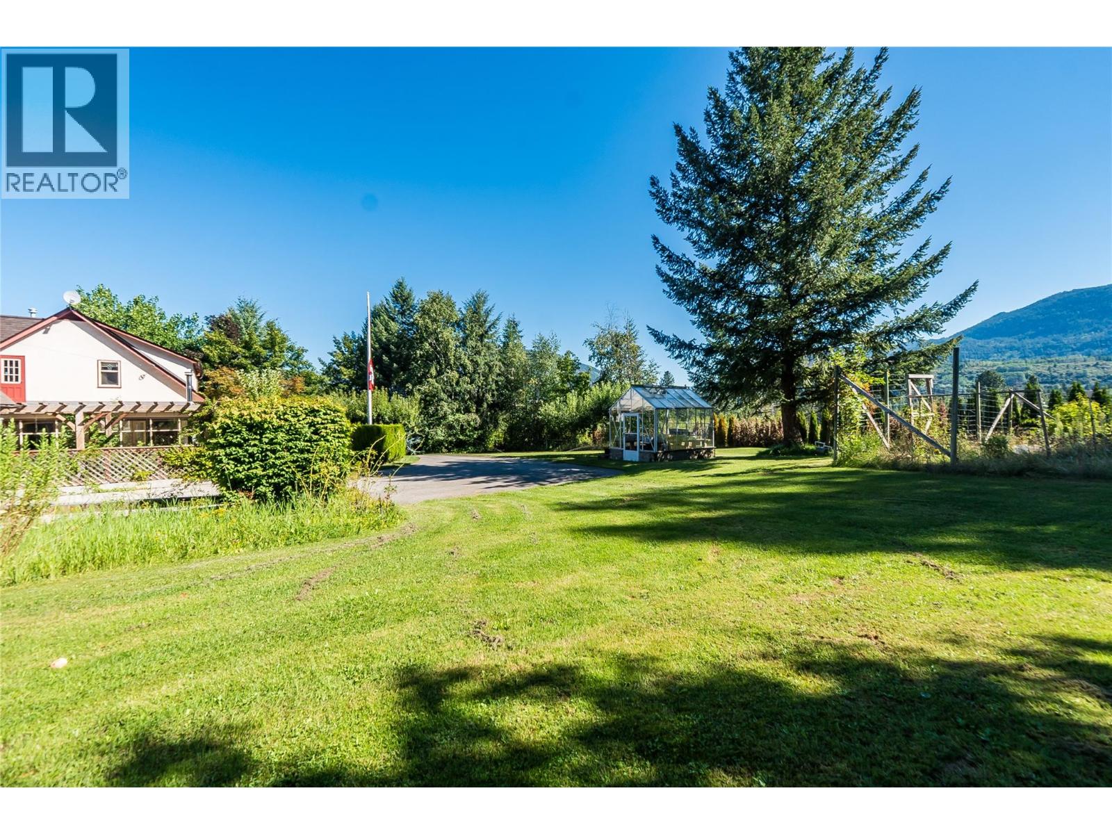 102 18th Street, Castlegar, British Columbia  V1N 2M7 - Photo 63 - 10359264