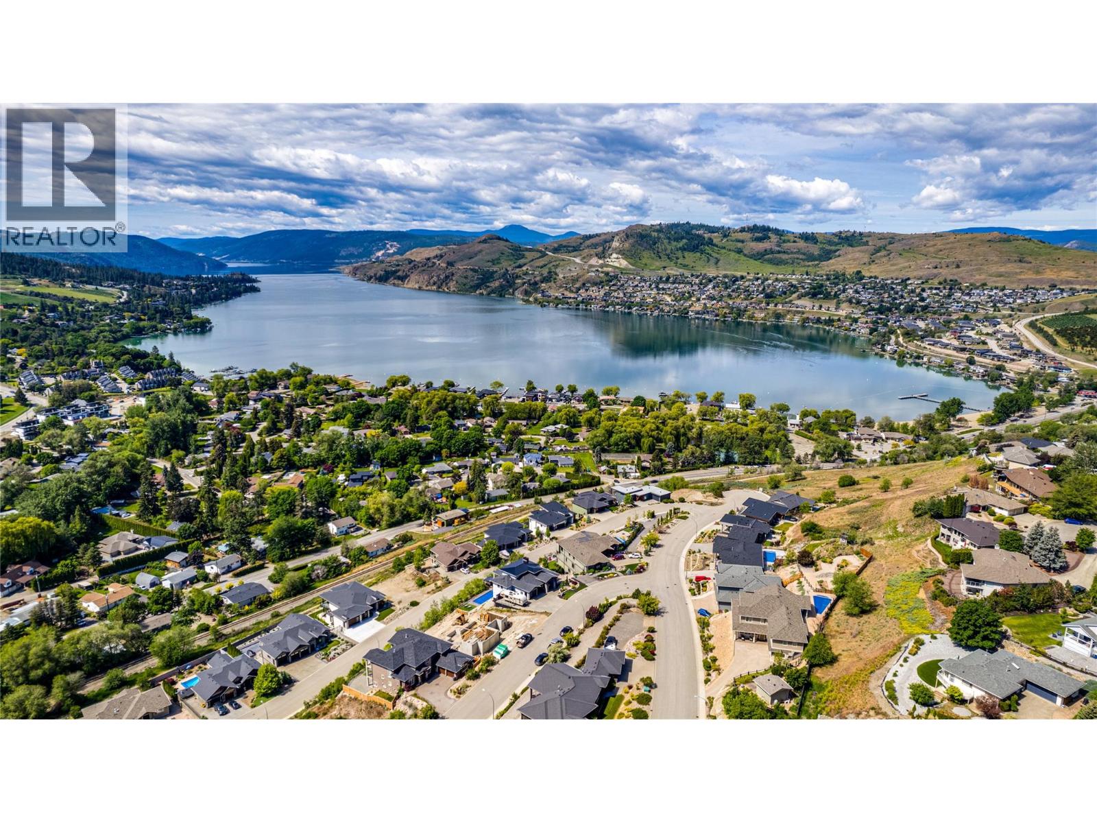 8792 Cortland Place, Coldstream, British Columbia  V1B 4B8 - Photo 11 - 10359612