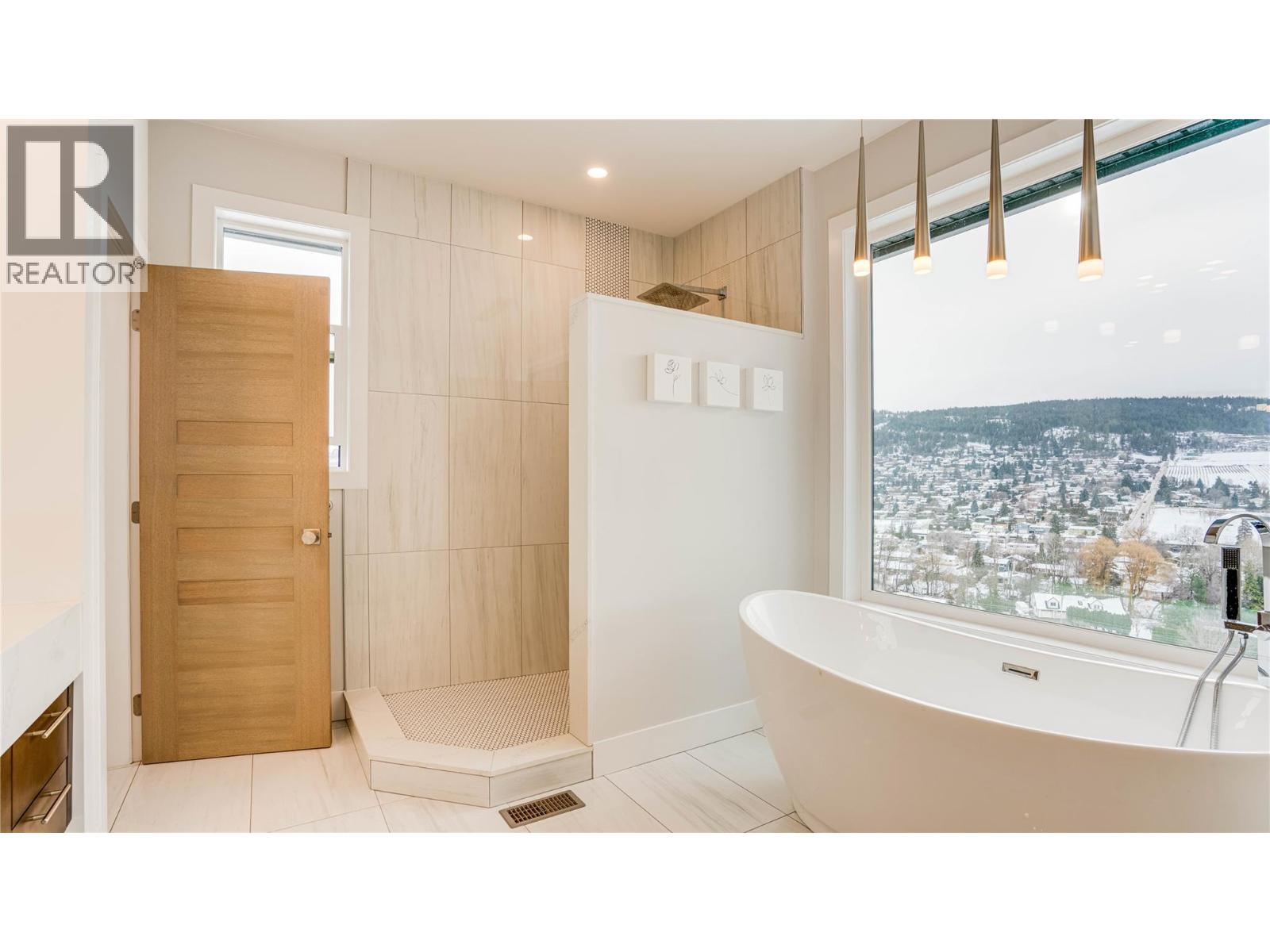 8792 Cortland Place, Coldstream, British Columbia  V1B 4B8 - Photo 38 - 10359612