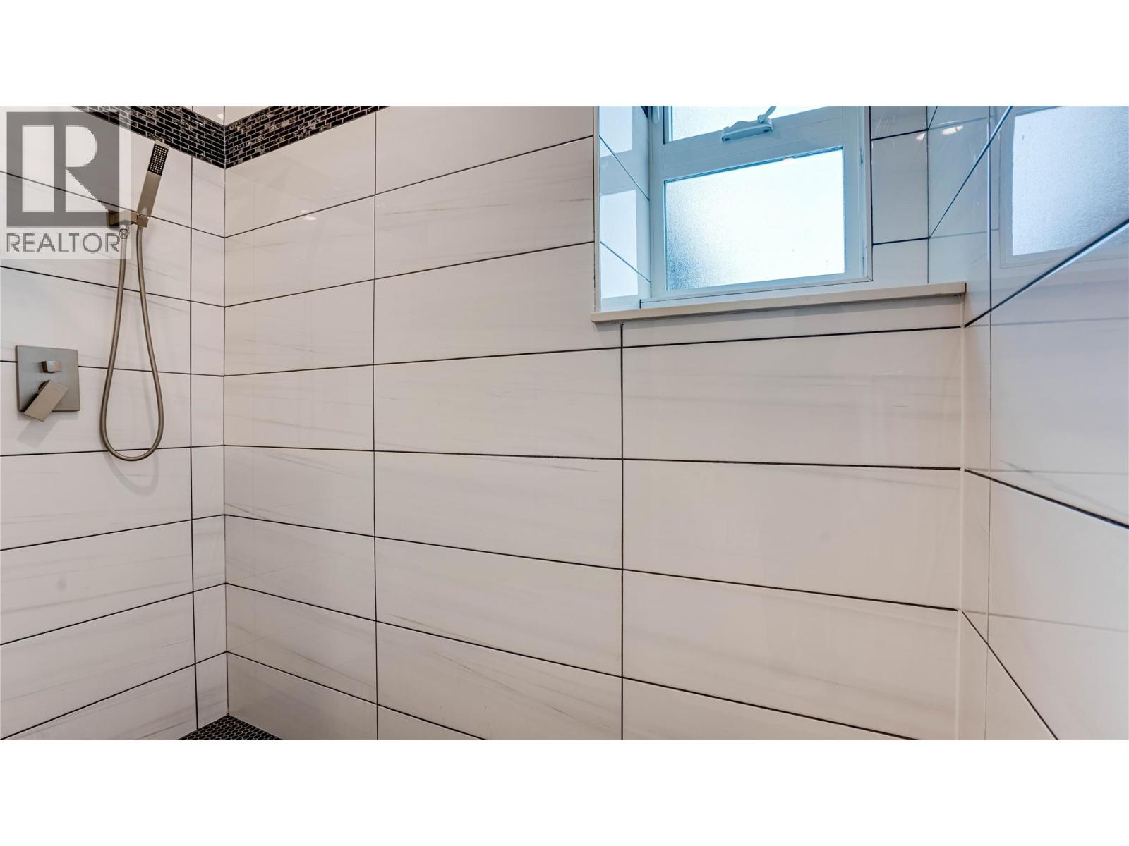 8792 Cortland Place, Coldstream, British Columbia  V1B 4B8 - Photo 74 - 10359612