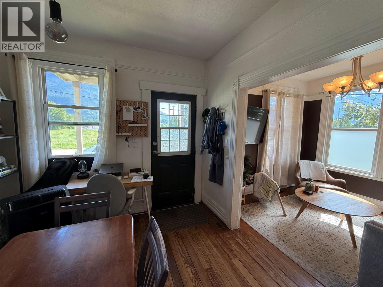 415 Downie Street, Revelstoke, British Columbia  V0E 2S0 - Photo 9 - 10359690