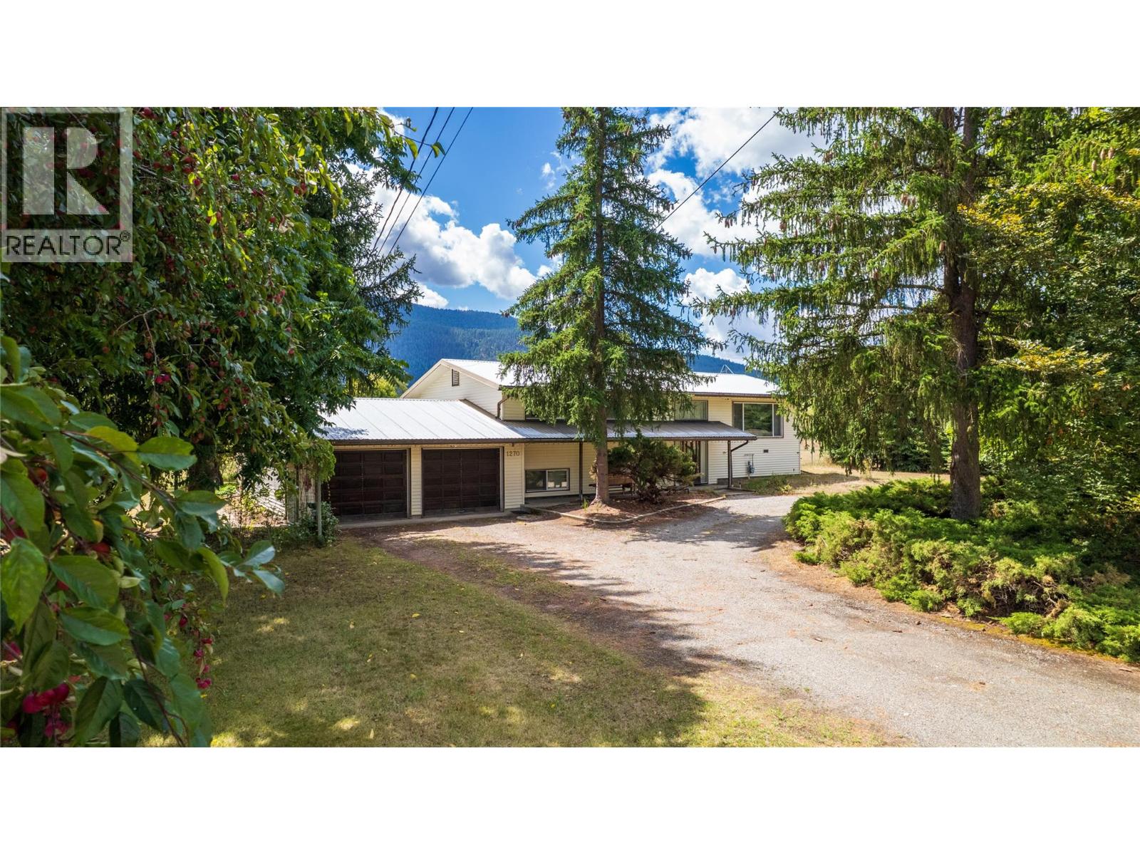 1270 59 Avenue, Grand Forks, British Columbia  V0H 1H0 - Photo 1 - 10359653