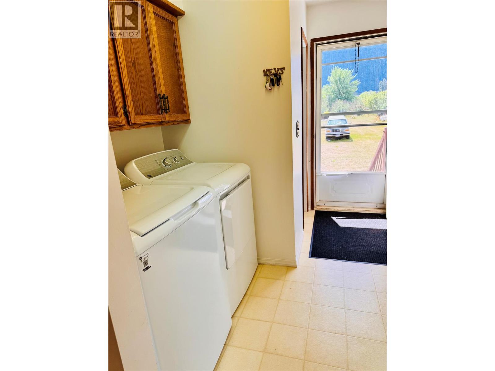 1270 59 Avenue, Grand Forks, British Columbia  V0H 1H0 - Photo 14 - 10359653