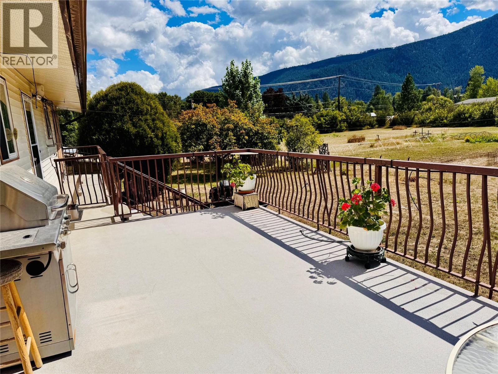 1270 59 Avenue, Grand Forks, British Columbia  V0H 1H0 - Photo 28 - 10359653