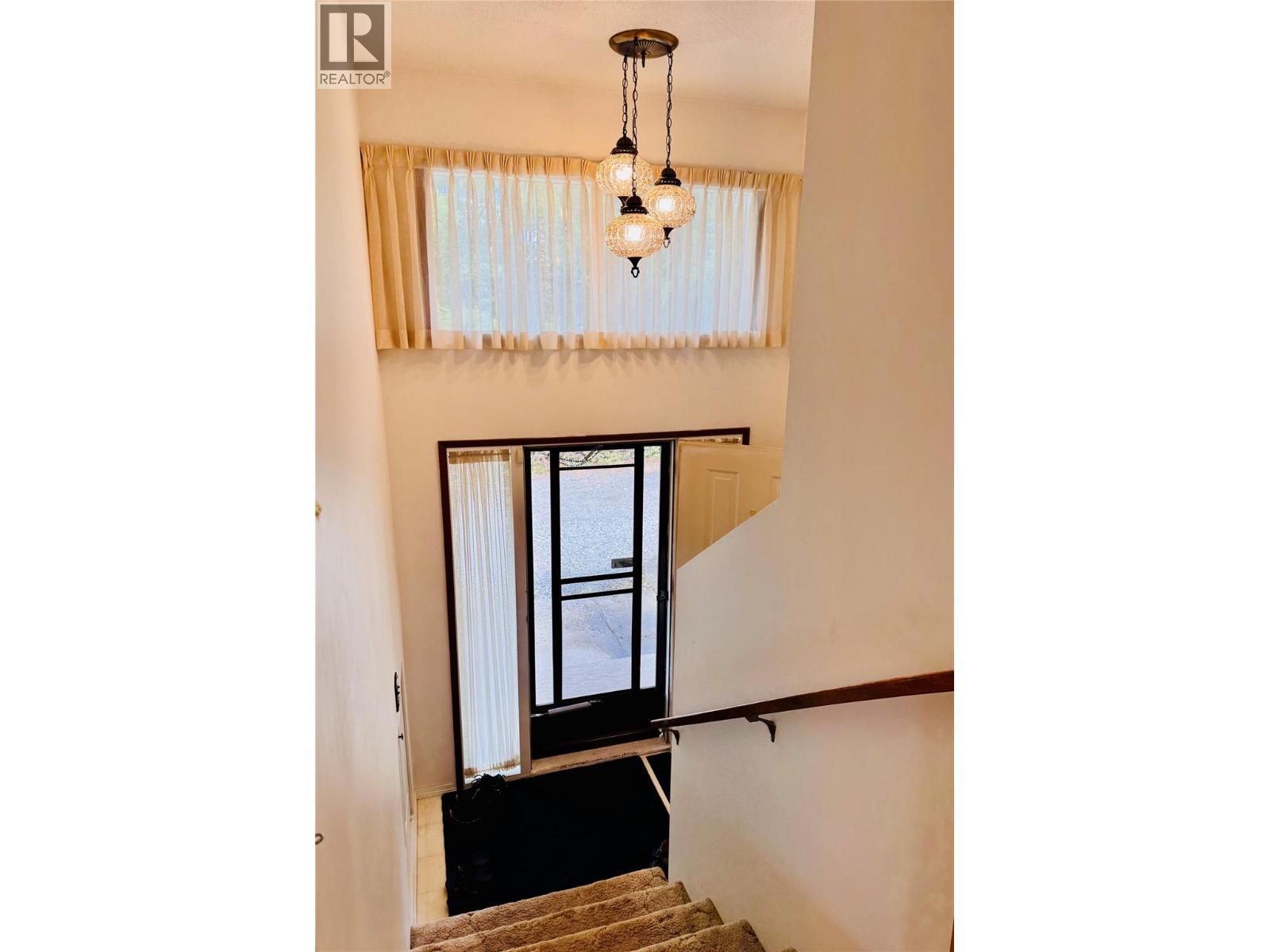 1270 59 Avenue, Grand Forks, British Columbia  V0H 1H0 - Photo 6 - 10359653