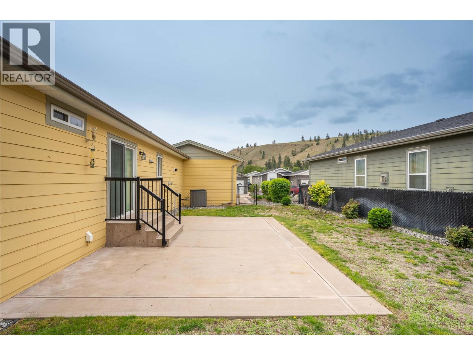 8300 Gallagher Lake Frontage Road Unit# 70, Oliver, British Columbia  V0H 1T0 - Photo 2 - 10359817