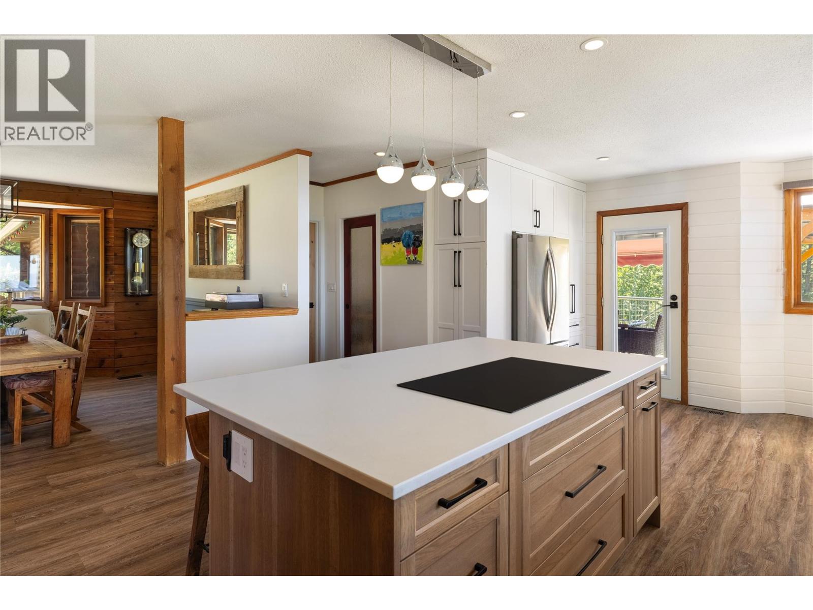 7940 Keddleston Road, Vernon, British Columbia  V1B 3N4 - Photo 18 - 10359735