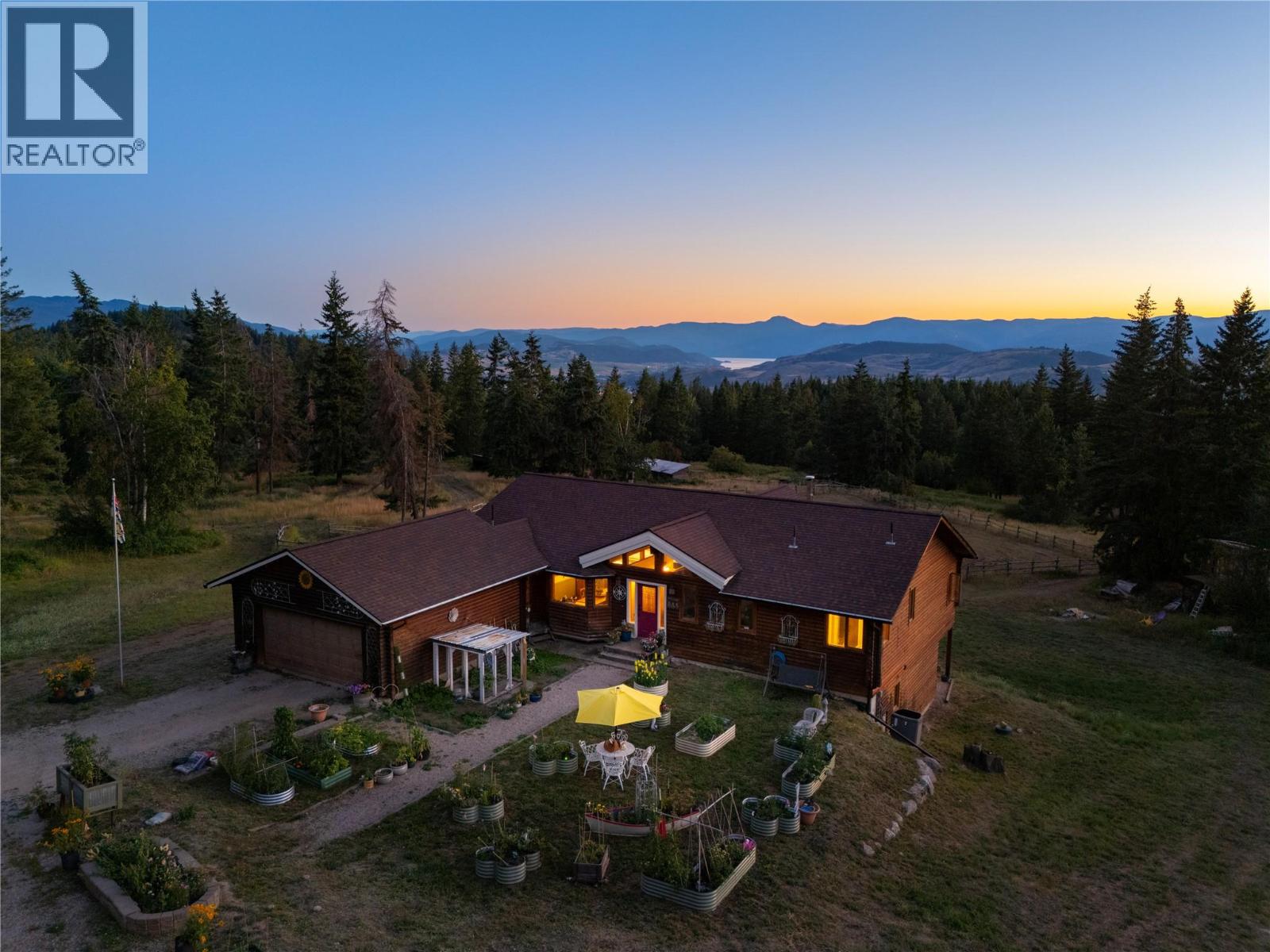 7940 Keddleston Road, Vernon, British Columbia  V1B 3N4 - Photo 9 - 10359735