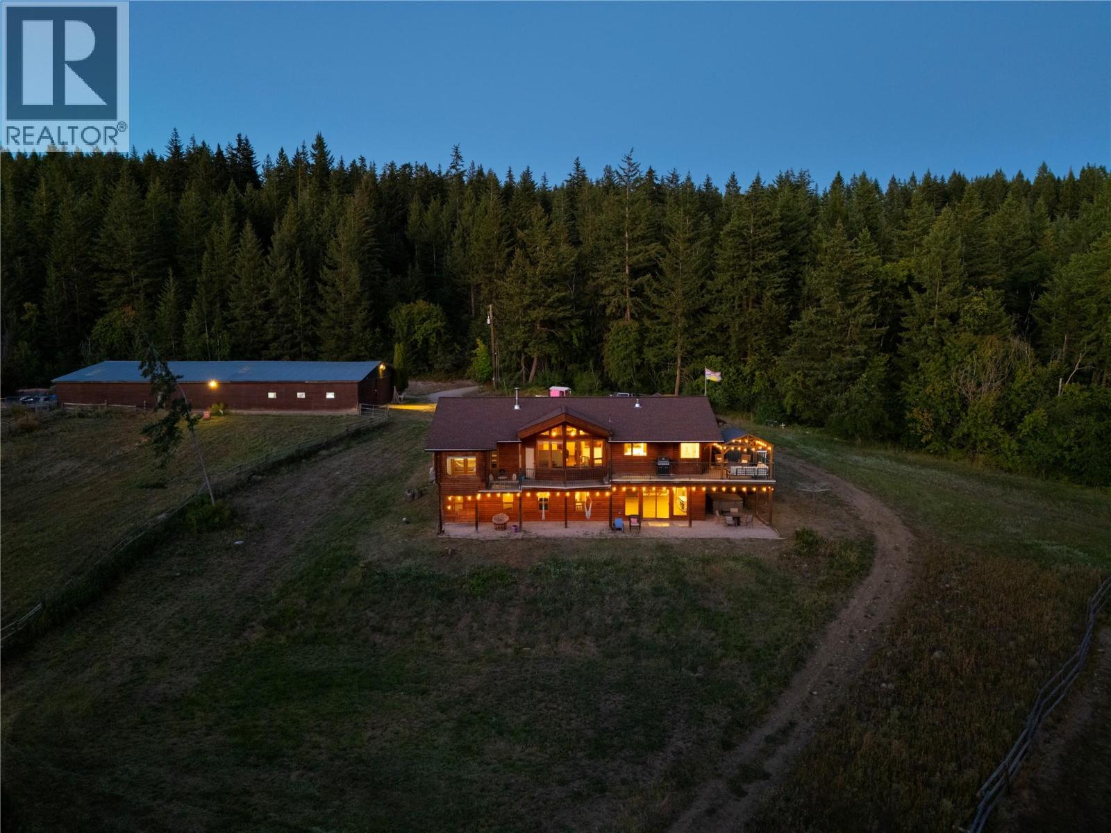 7940 Keddleston Road, Vernon, British Columbia  V1B 3N4 - Photo 2 - 10359102