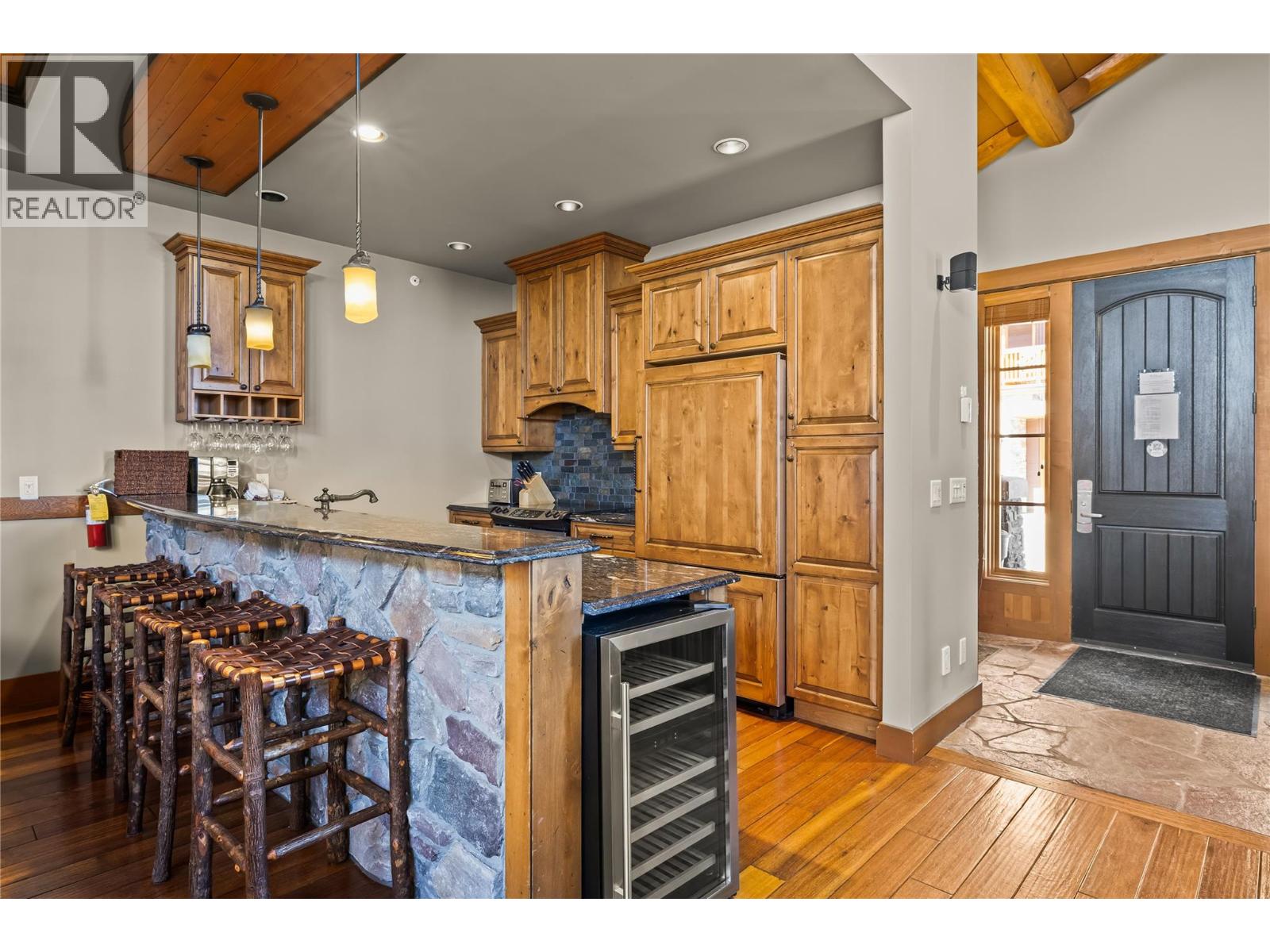 255 Feathertop Way Unit# 7, Kelowna, British Columbia  V1P 1P3 - Photo 10 - 10359843