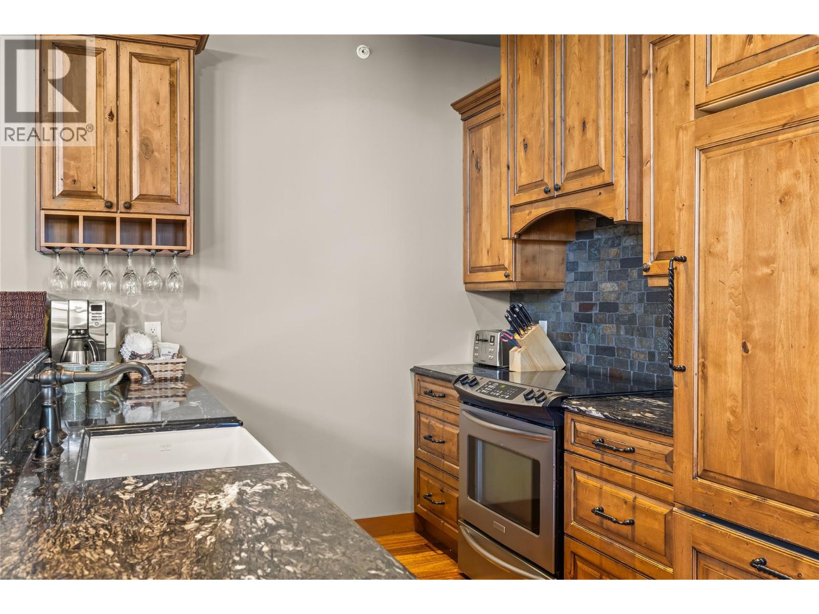 255 Feathertop Way Unit# 7, Kelowna, British Columbia  V1P 1P3 - Photo 12 - 10359843