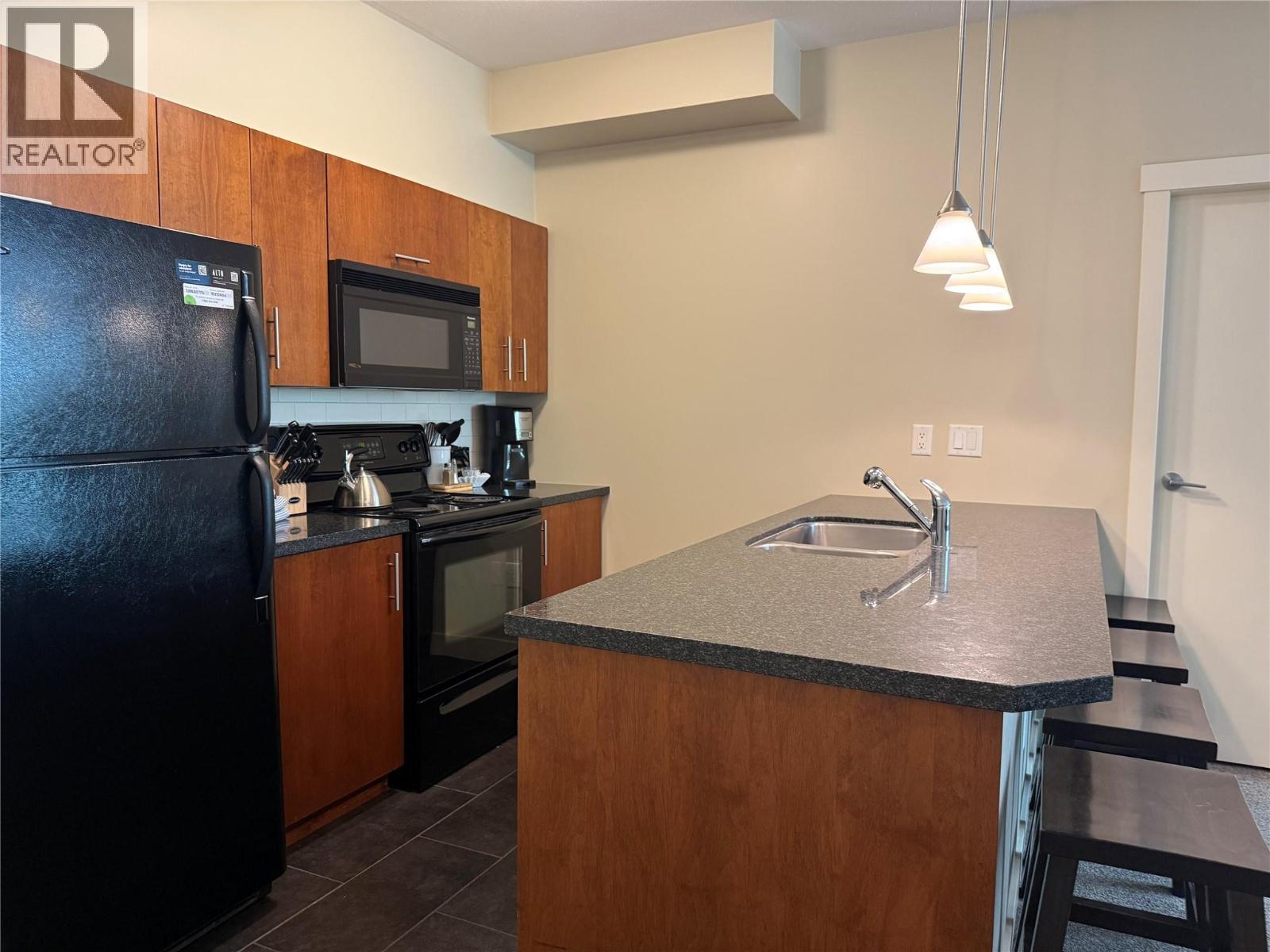 2049 Summit Drive Unit# 115d, Panorama, British Columbia  V0A 1T0 - Photo 2 - 10359707