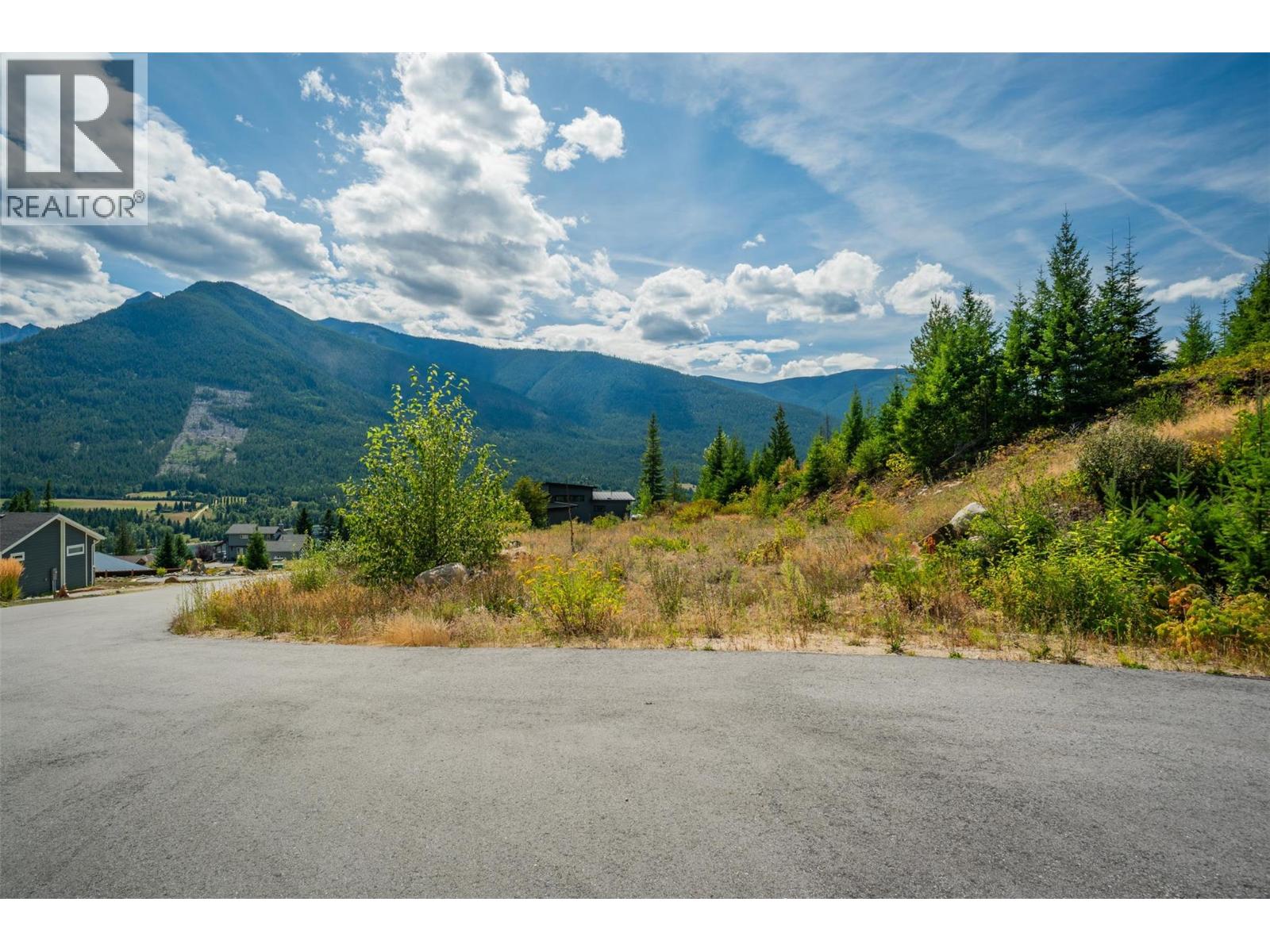 431 Buriview Drive, Nelson, British Columbia  V1L 6W6 - Photo 2 - 10359818