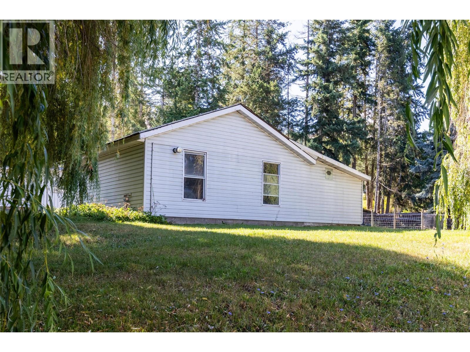 7630 97a Highway, Mara, British Columbia  V0E 2K0 - Photo 18 - 10359924