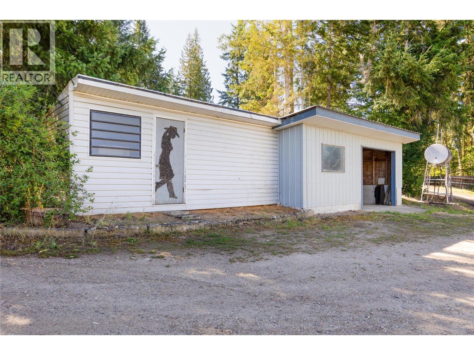7630 97a Highway, Mara, British Columbia  V0E 2K0 - Photo 24 - 10359924