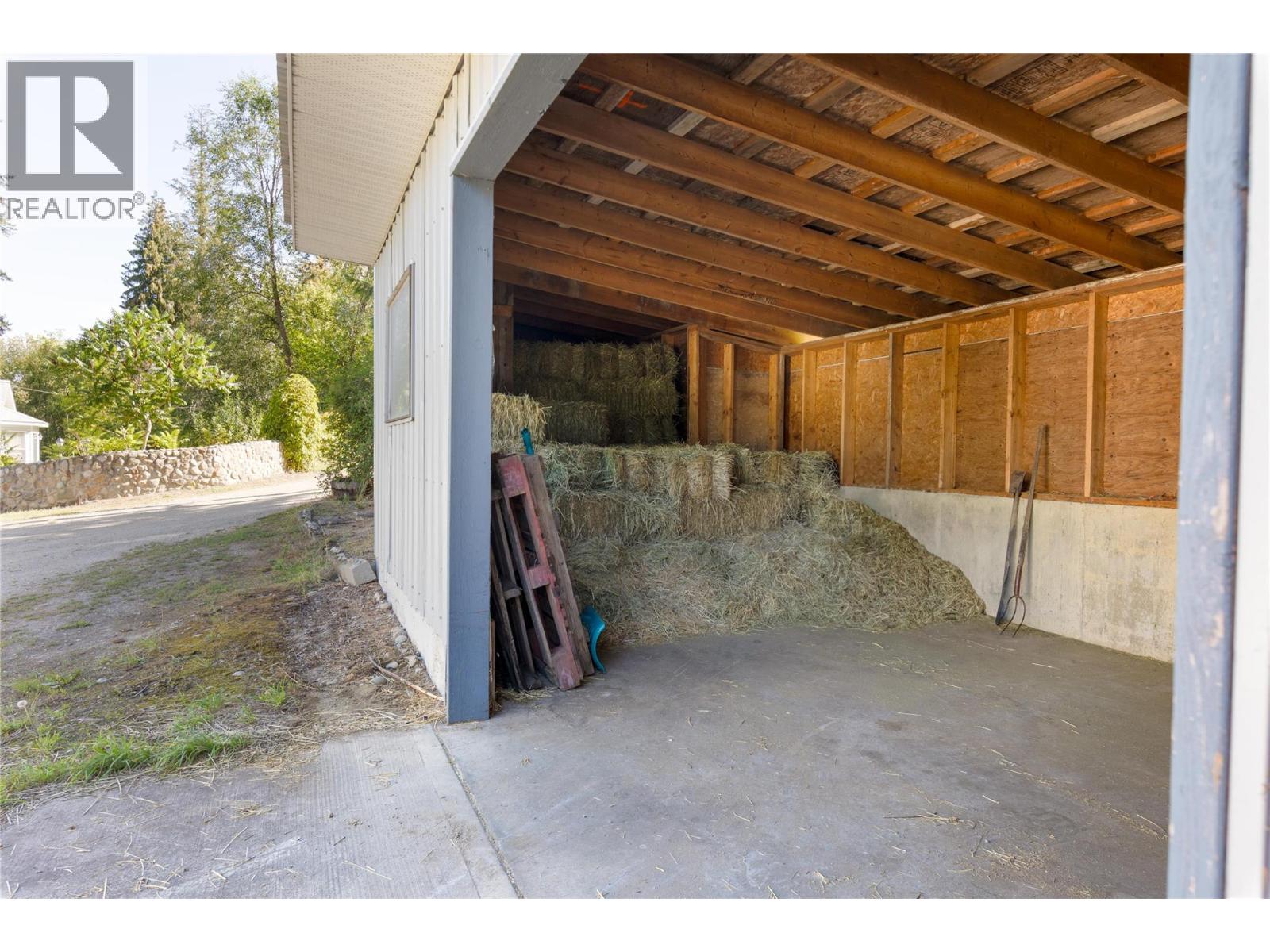 7630 97a Highway, Mara, British Columbia  V0E 2K0 - Photo 25 - 10359924