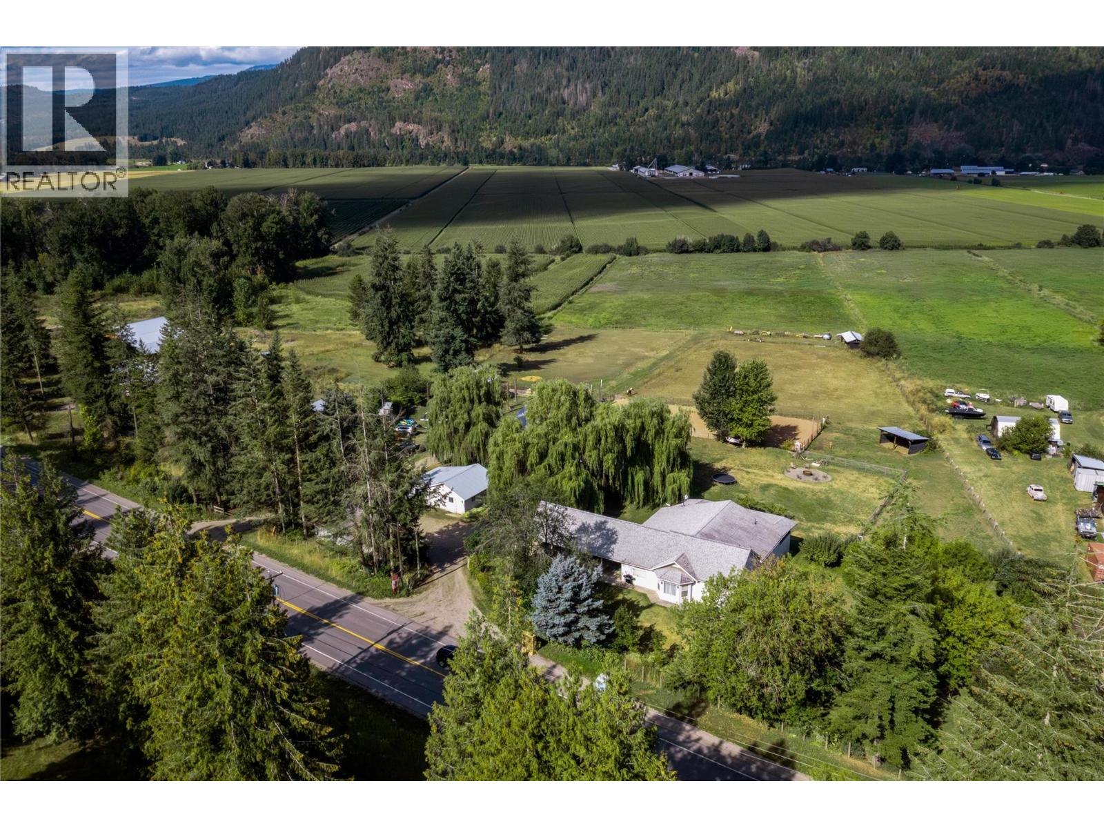 7630 97a Highway, Mara, British Columbia  V0E 2K0 - Photo 40 - 10359924