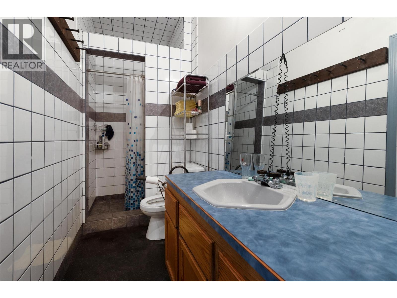 7630 97a Highway, Mara, British Columbia  V0E 2K0 - Photo 48 - 10359924