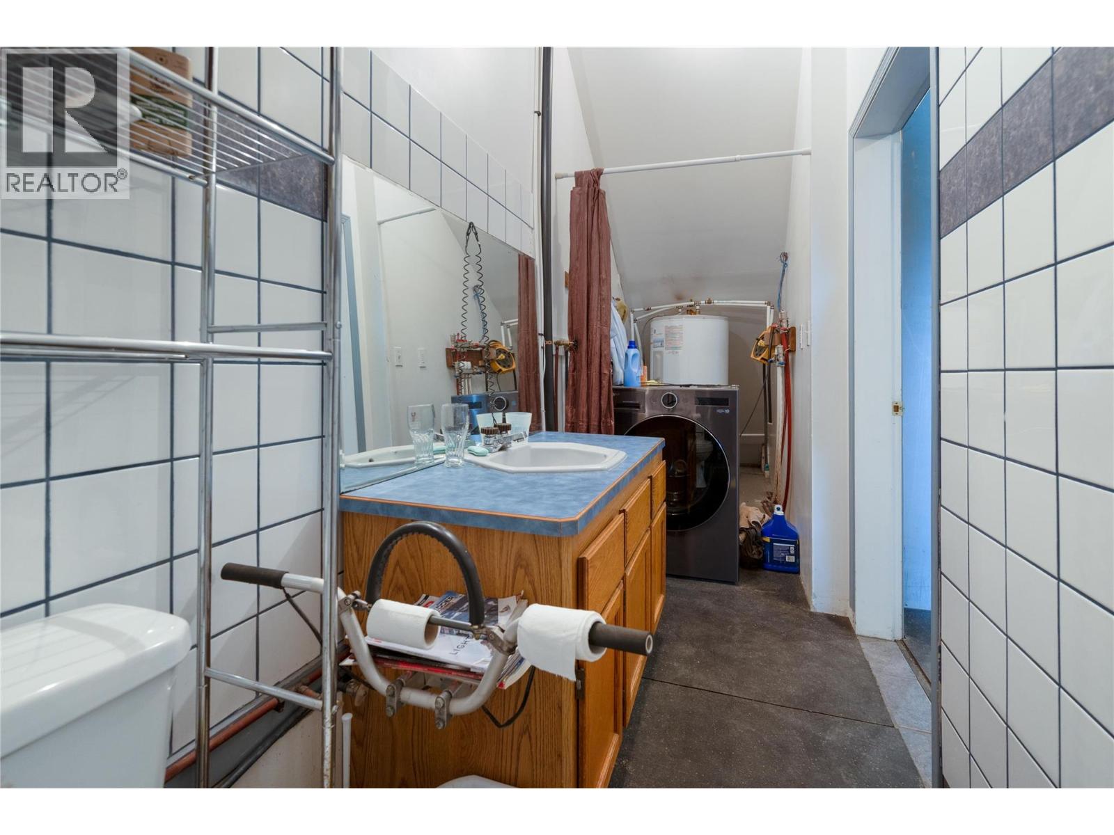 7630 97a Highway, Mara, British Columbia  V0E 2K0 - Photo 49 - 10359924