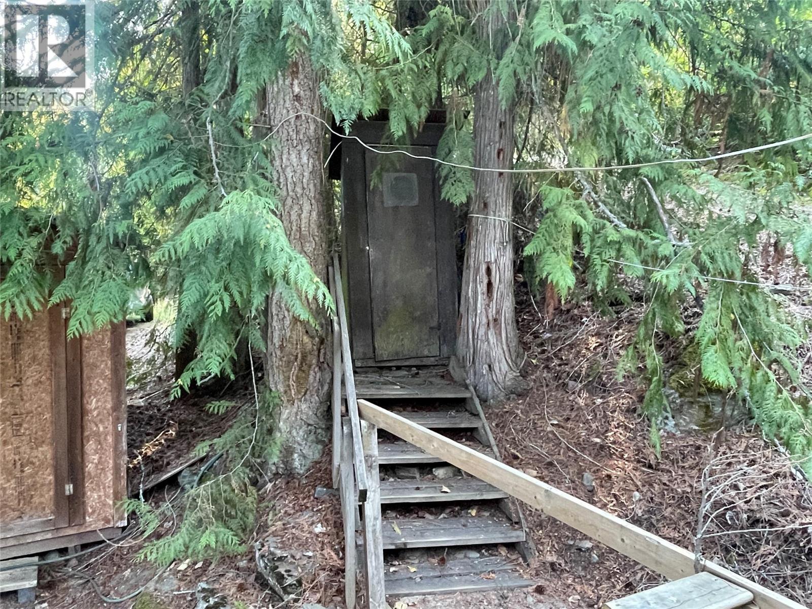 4255 Justin Road, Eagle Bay, British Columbia  V0E 1T0 - Photo 10 - 10359993