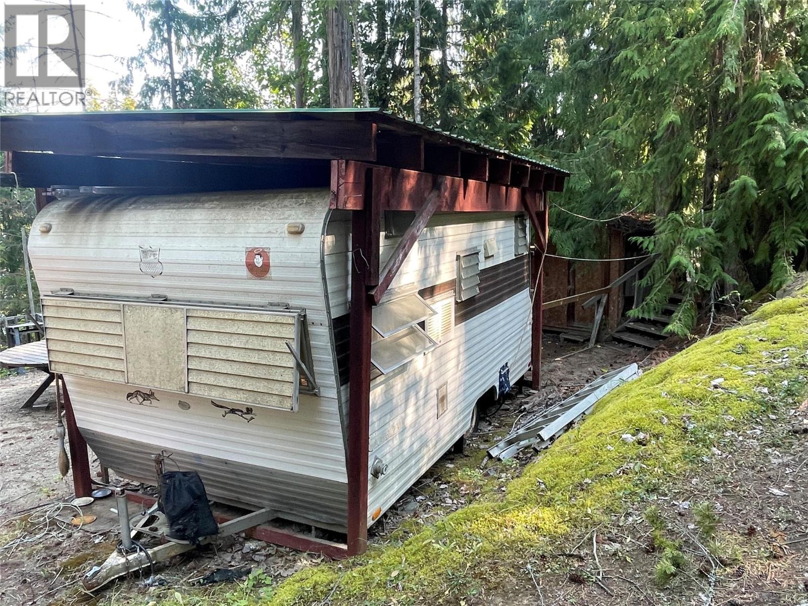 4255 Justin Road, Eagle Bay, British Columbia  V0E 1T0 - Photo 18 - 10359993