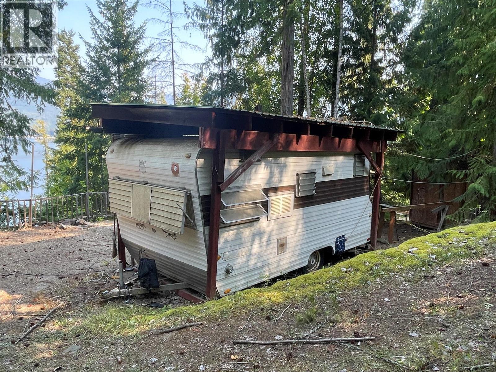 4255 Justin Road, Eagle Bay, British Columbia  V0E 1T0 - Photo 19 - 10359993