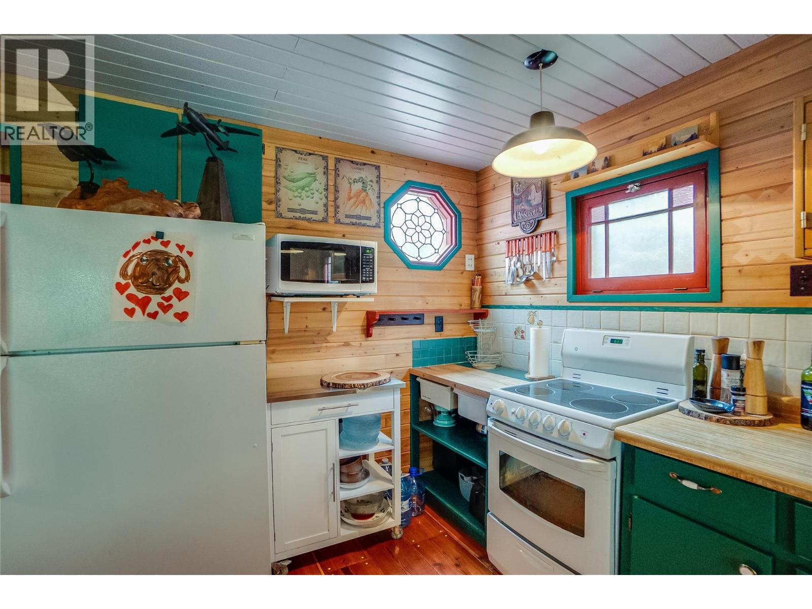 8780 Martens Road, Slocan, British Columbia  V0G 2C0 - Photo 11 - 10360029