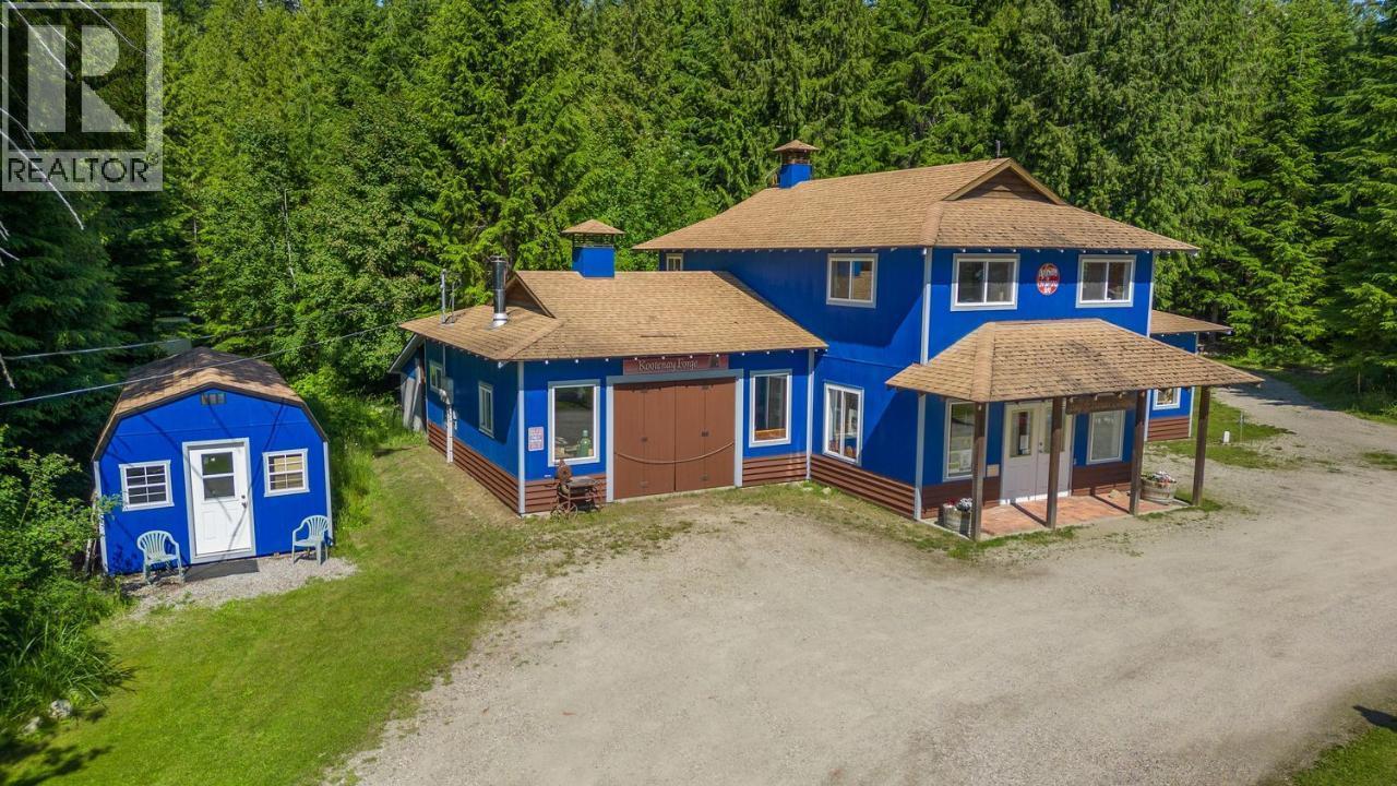 16095 3a Highway, Crawford Bay, British Columbia  V0B 1E0 - Photo 1 - 10359793