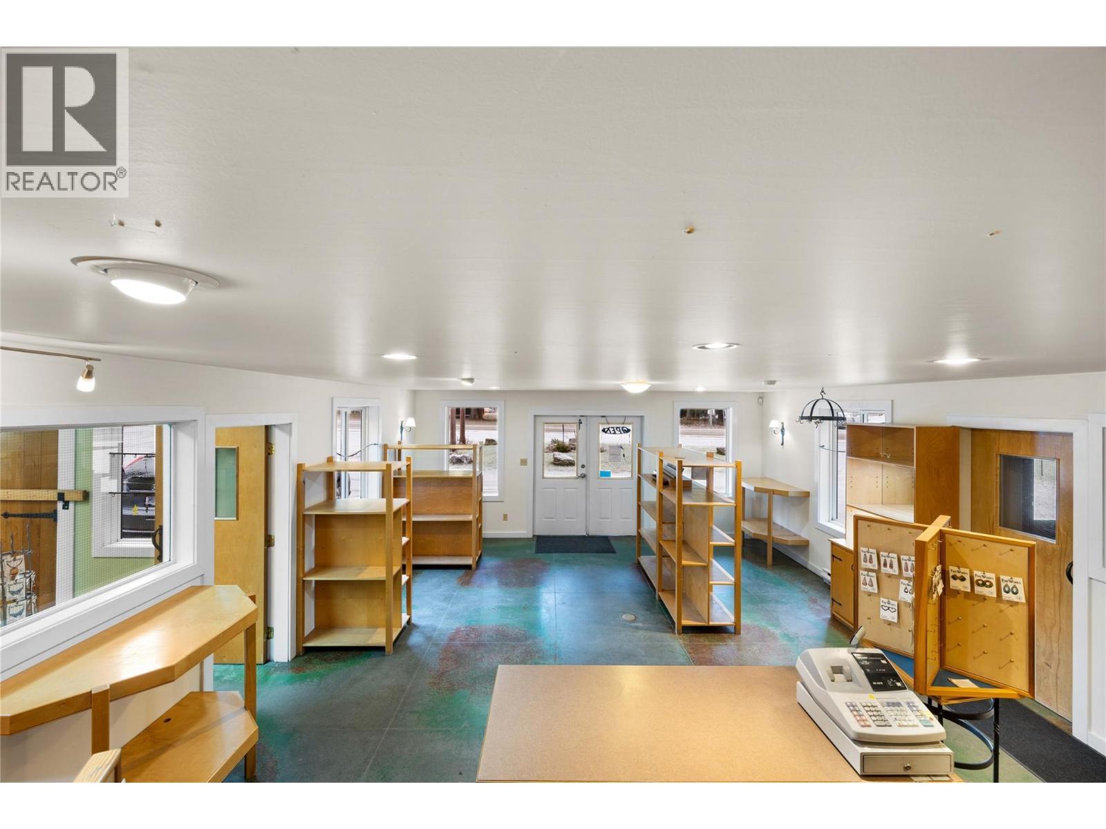 16095 3a Highway, Crawford Bay, British Columbia  V0B 1E0 - Photo 14 - 10359793