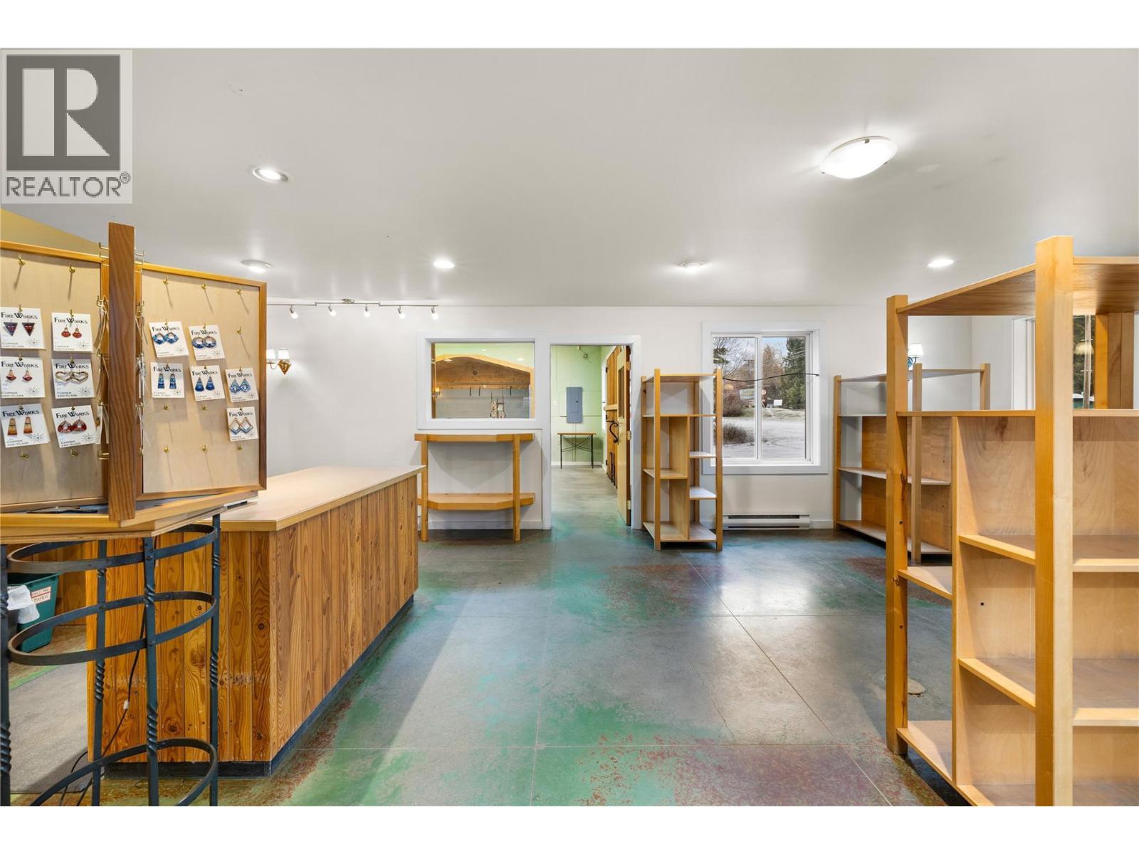 16095 3a Highway, Crawford Bay, British Columbia  V0B 1E0 - Photo 15 - 10359793