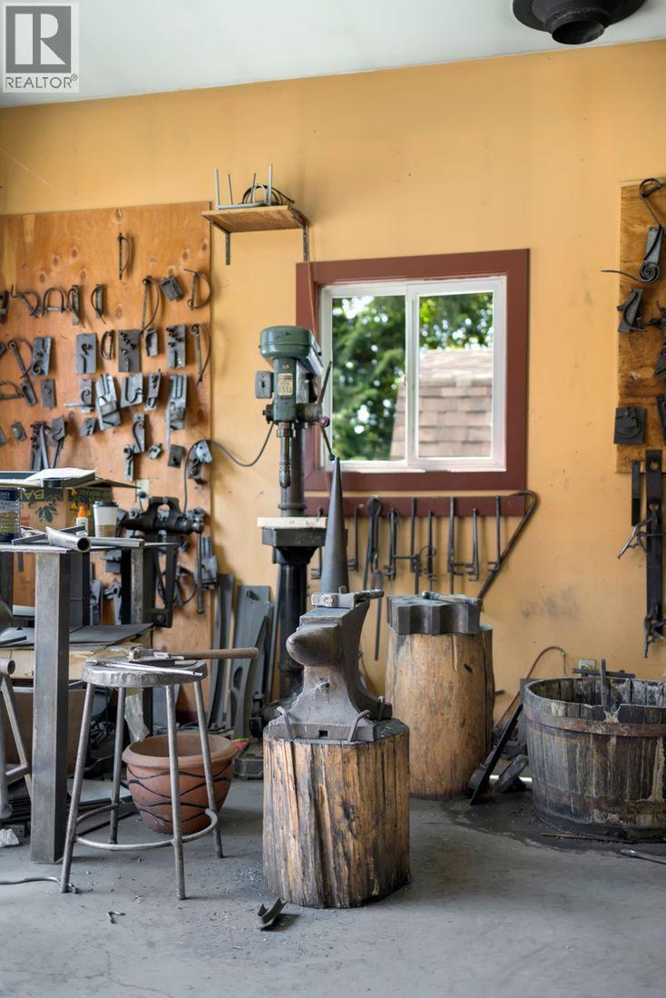 16095 3a Highway, Crawford Bay, British Columbia  V0B 1E0 - Photo 23 - 10359793