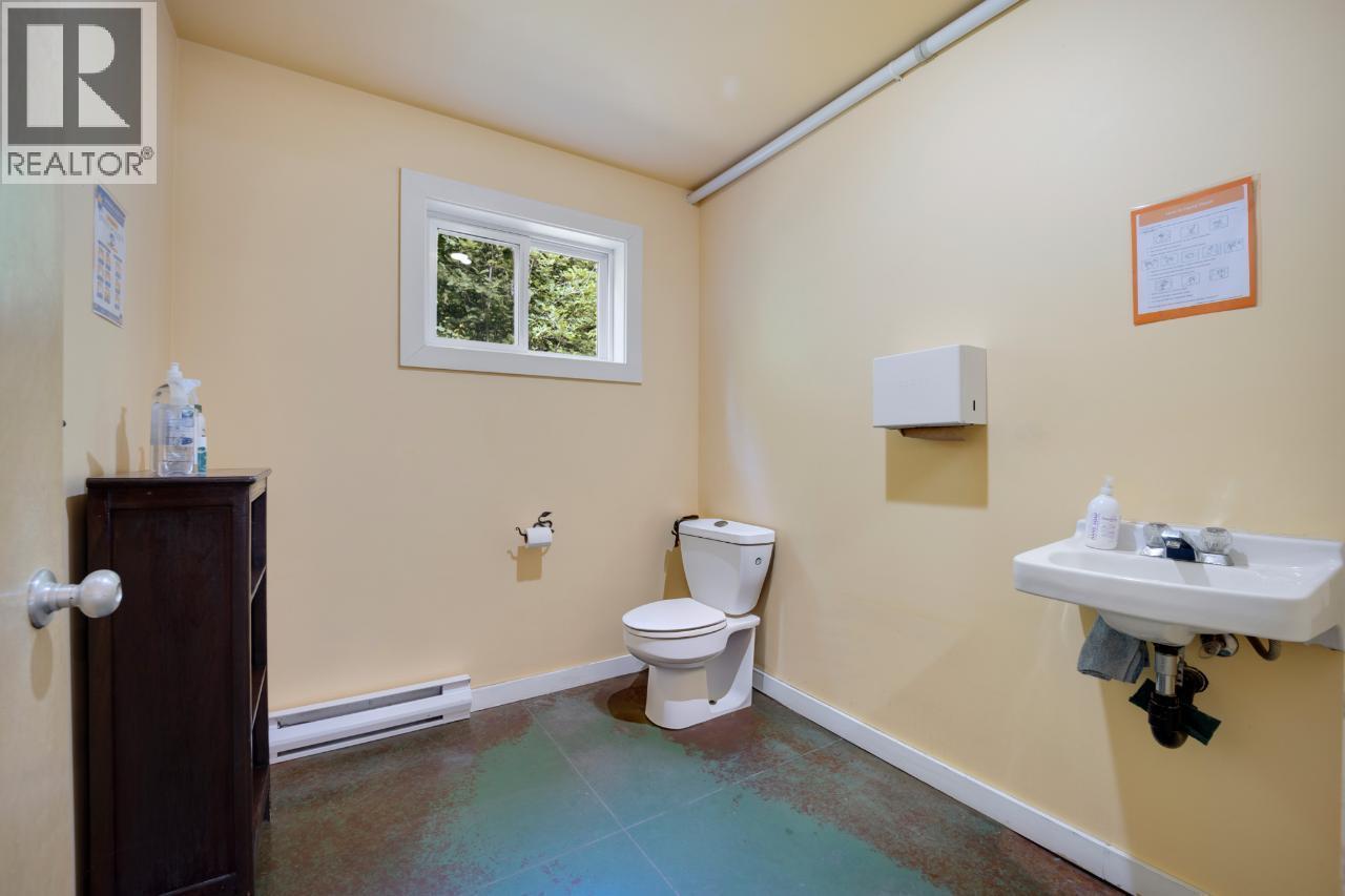 16095 3a Highway, Crawford Bay, British Columbia  V0B 1E0 - Photo 24 - 10359793