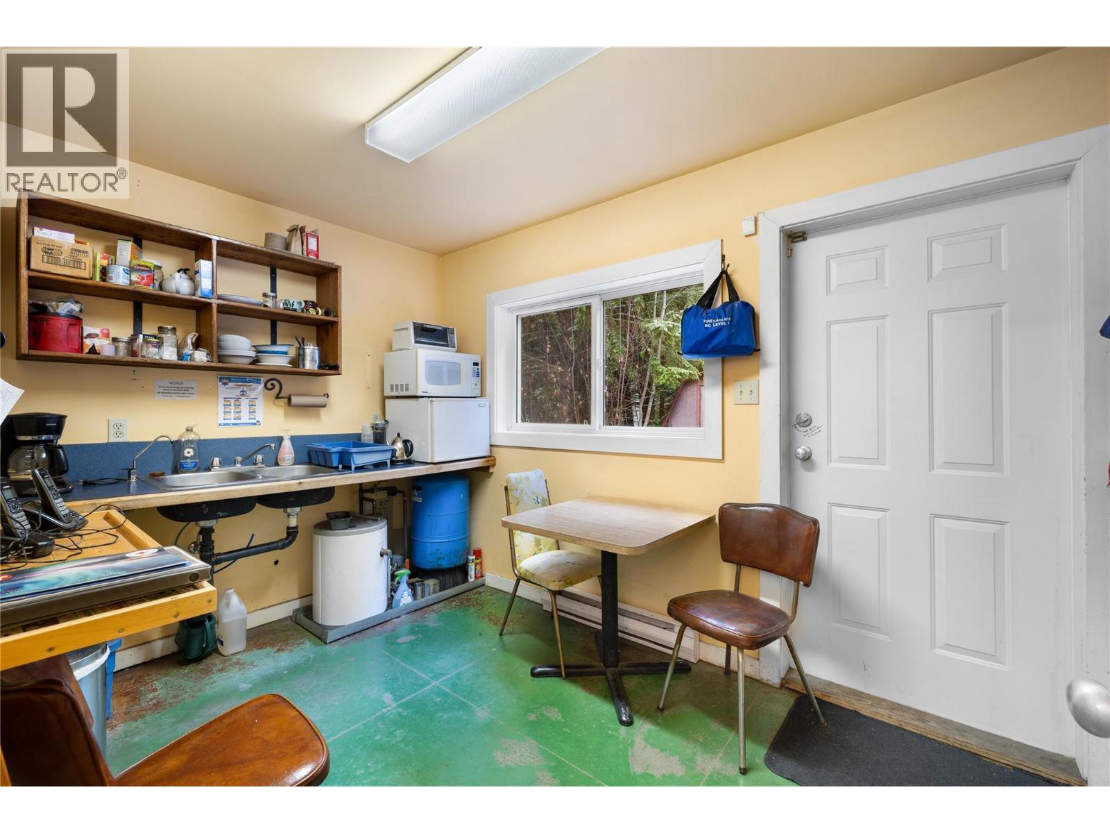 16095 3a Highway, Crawford Bay, British Columbia  V0B 1E0 - Photo 32 - 10359793