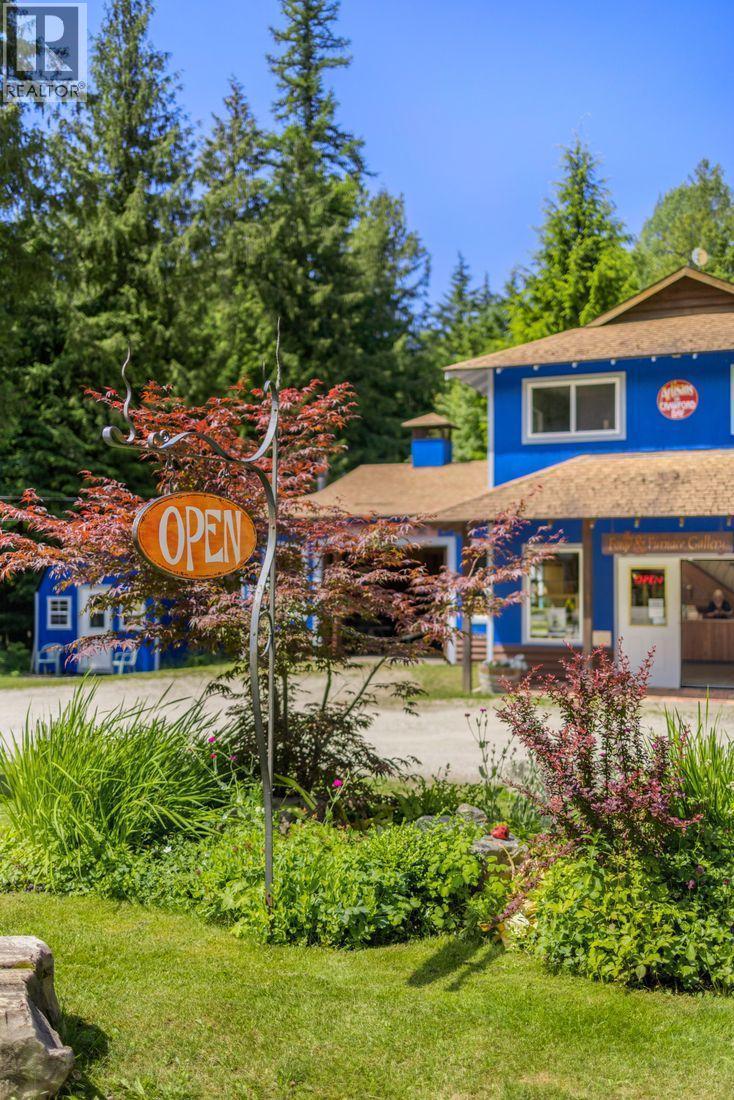 16095 3a Highway, Crawford Bay, British Columbia  V0B 1E0 - Photo 6 - 10359793